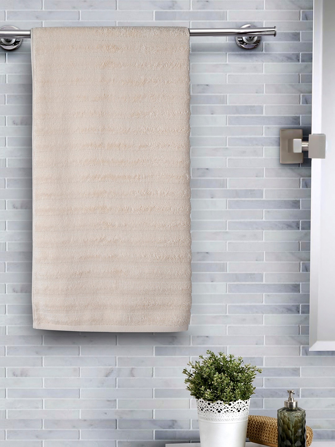

MASPAR Beige Solid 550 GSM Cotton Large Bath Towel