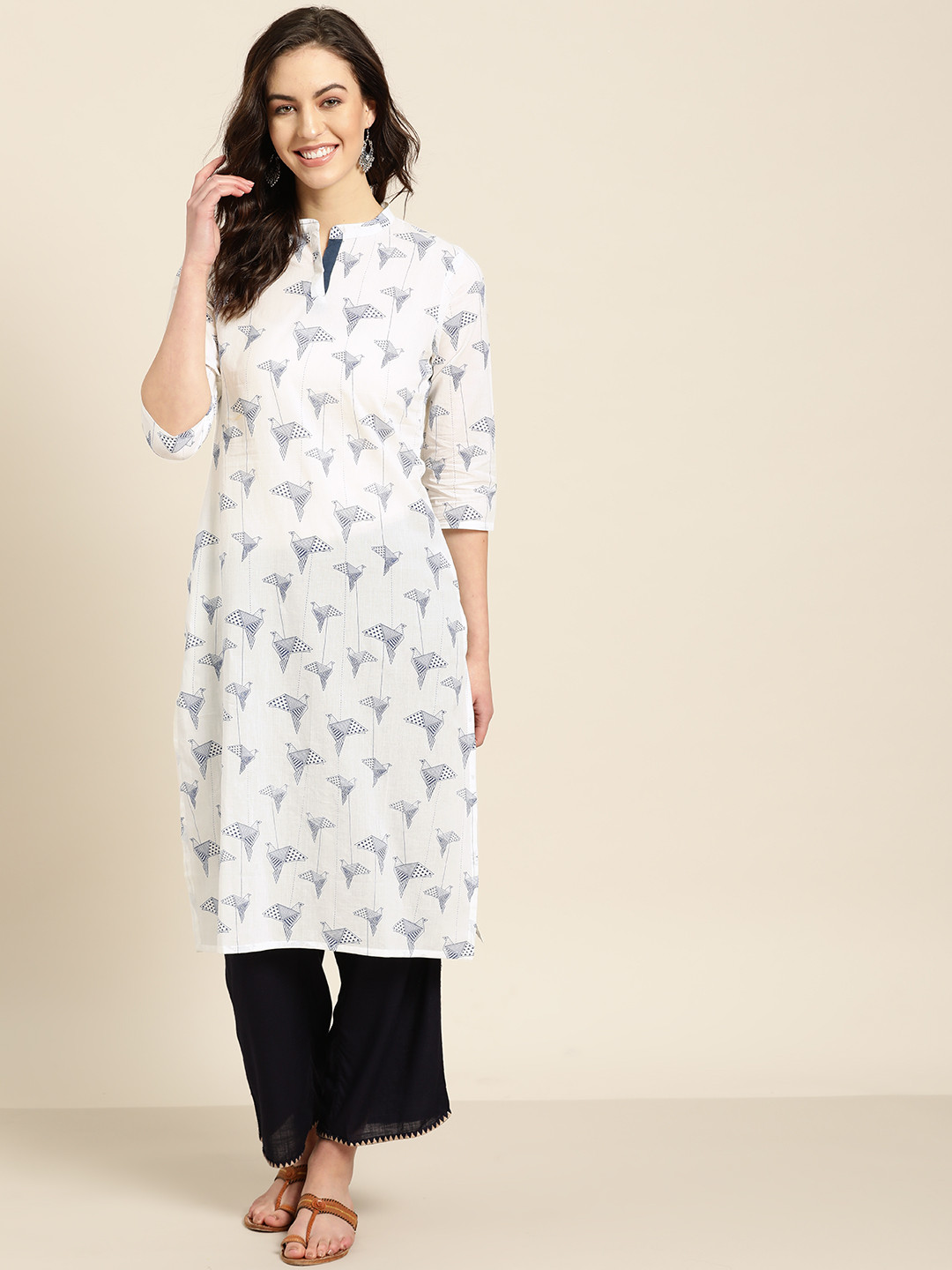 

Sangria Women White & Navy Blue Paper Birds Printed Straight Kurta