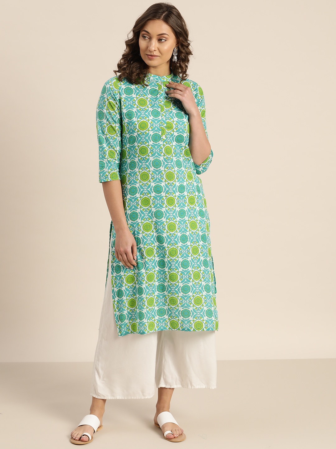 

Sangria Women White & Blue Printed Straight Kurta