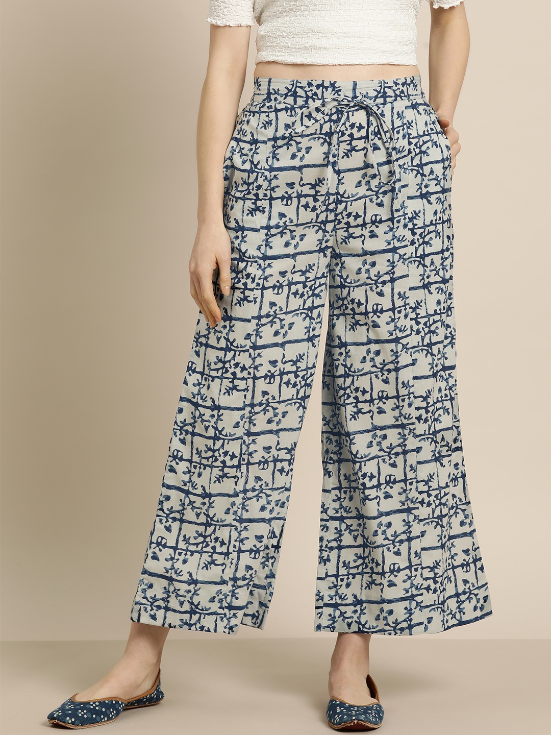 

Sangria Women Grey & Navy Blue Printed Straight Palazzos