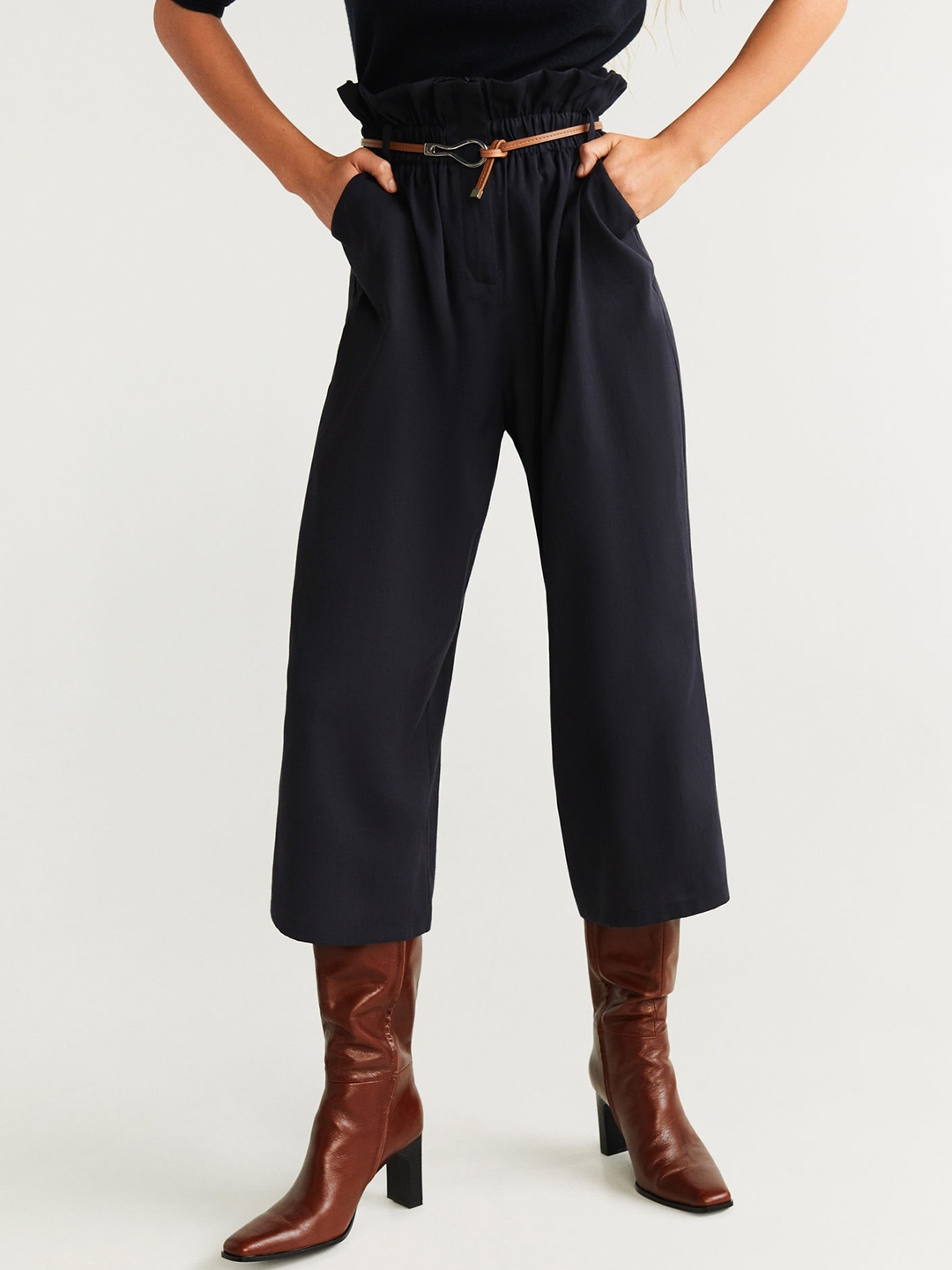

MANGO Women Black Regular Fit Solid Cropped Regular Trousers