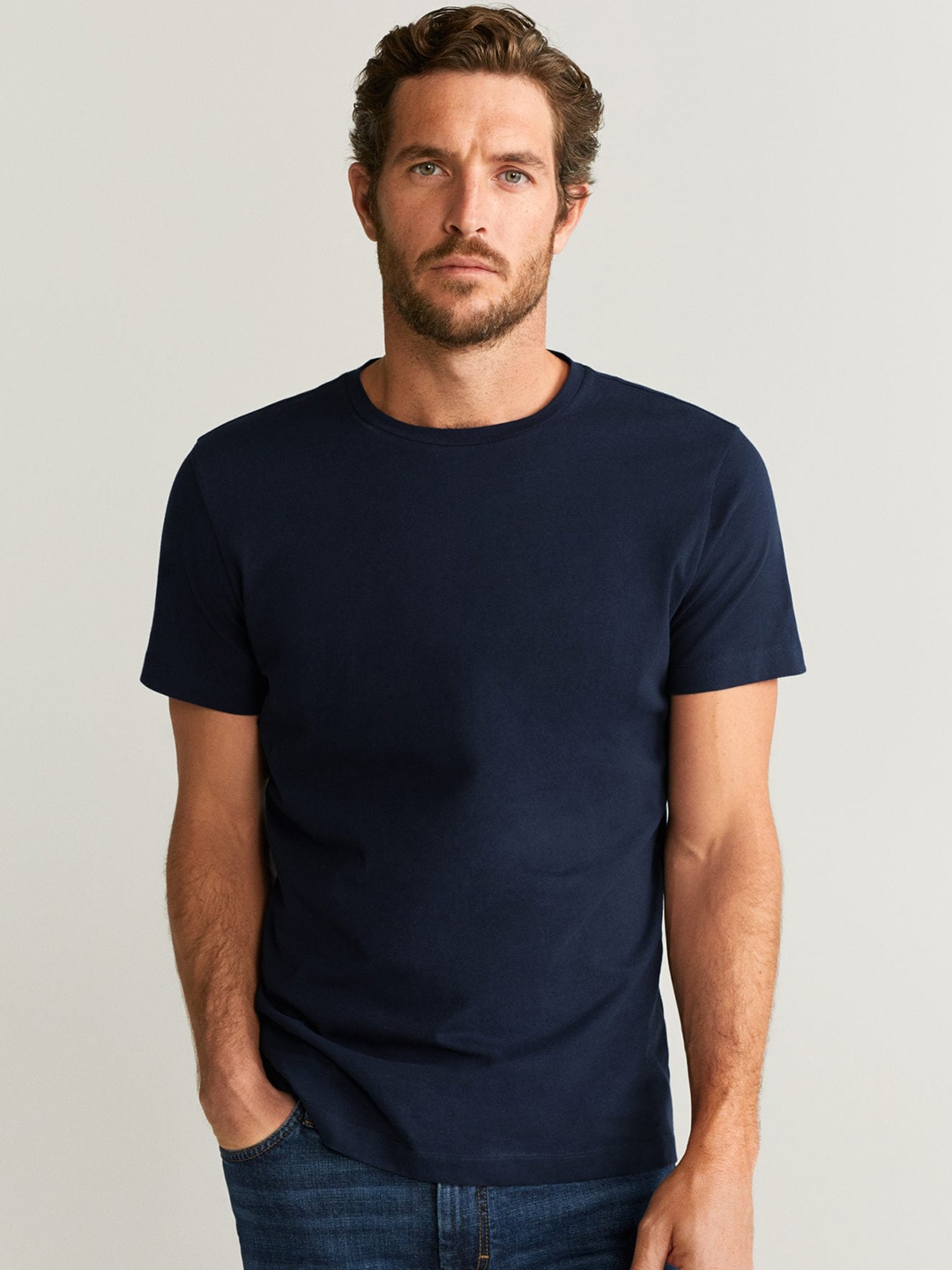 

MANGO MAN Men Navy Blue Solid Round Neck T-shirt
