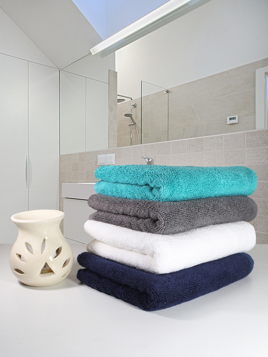 

Heelium Unisex Pack of 4 Bamboo Super Soft & Quick Drying Home & Gym Hand Towel, Blue