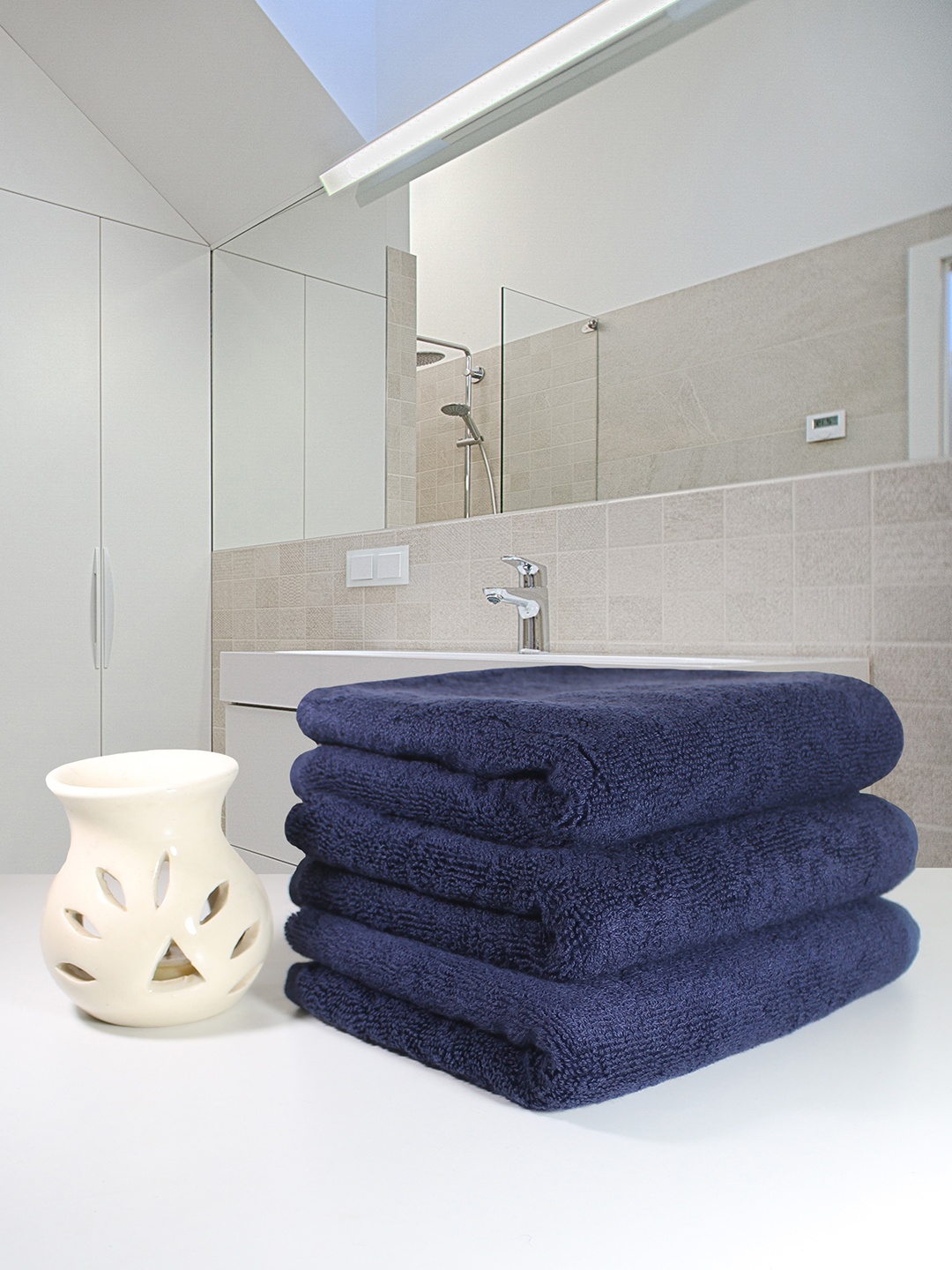 

Heelium Navy Blue Unisex Pack of 3 Bamboo Super Soft & Quick Drying Home & Gym Hand Towel