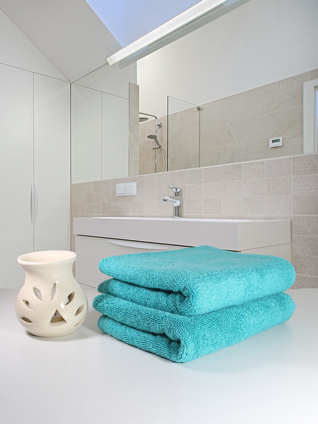 

Heelium Teal Unisex Pack of 2 Bamboo Super Soft & Quick Drying Home & Gym Hand Towel