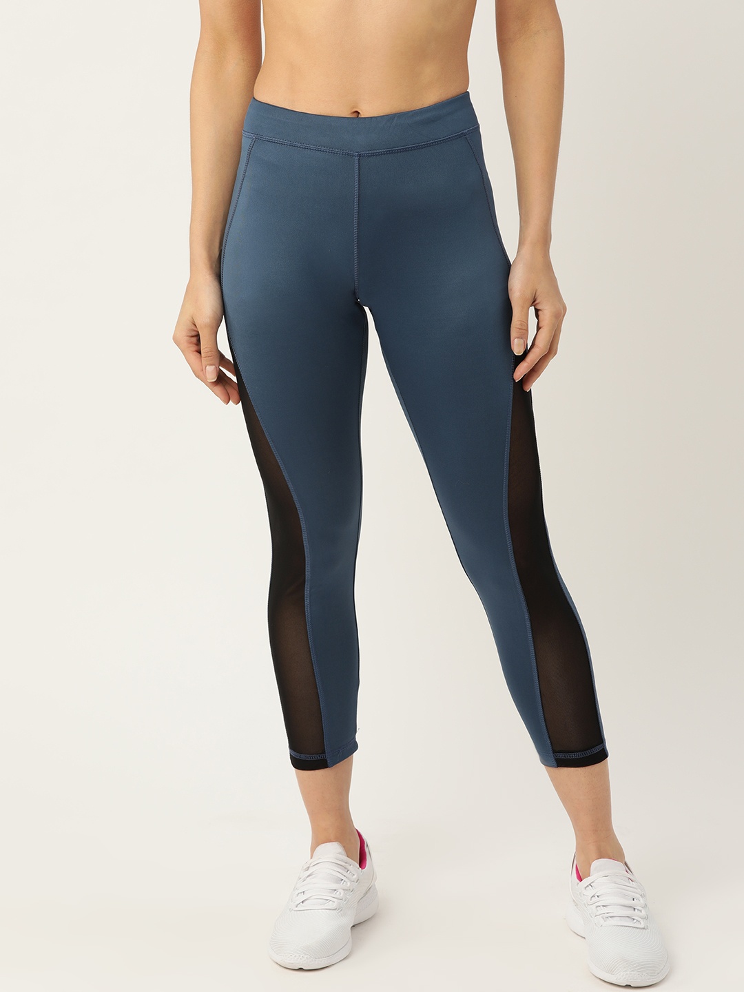 

DressBerry Women Teal Blue & Black Colourblocked Cropped Tights