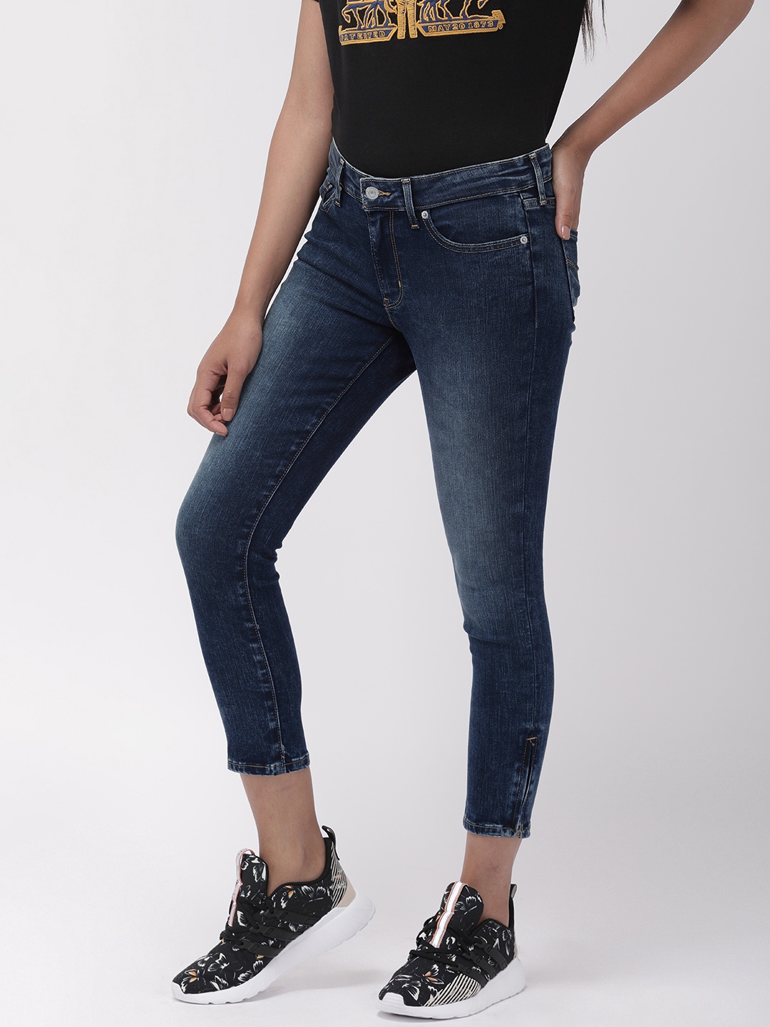 

Levis Women Blue 711 Skinny Fit Mid-Rise Clean Look Stretchable Jeans