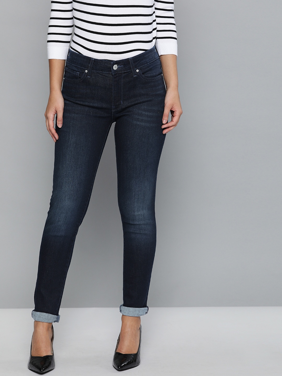 

Levis Women Blue 711 Skinny Fit Mid-Rise Clean Look Stretchable Waterless Jeans