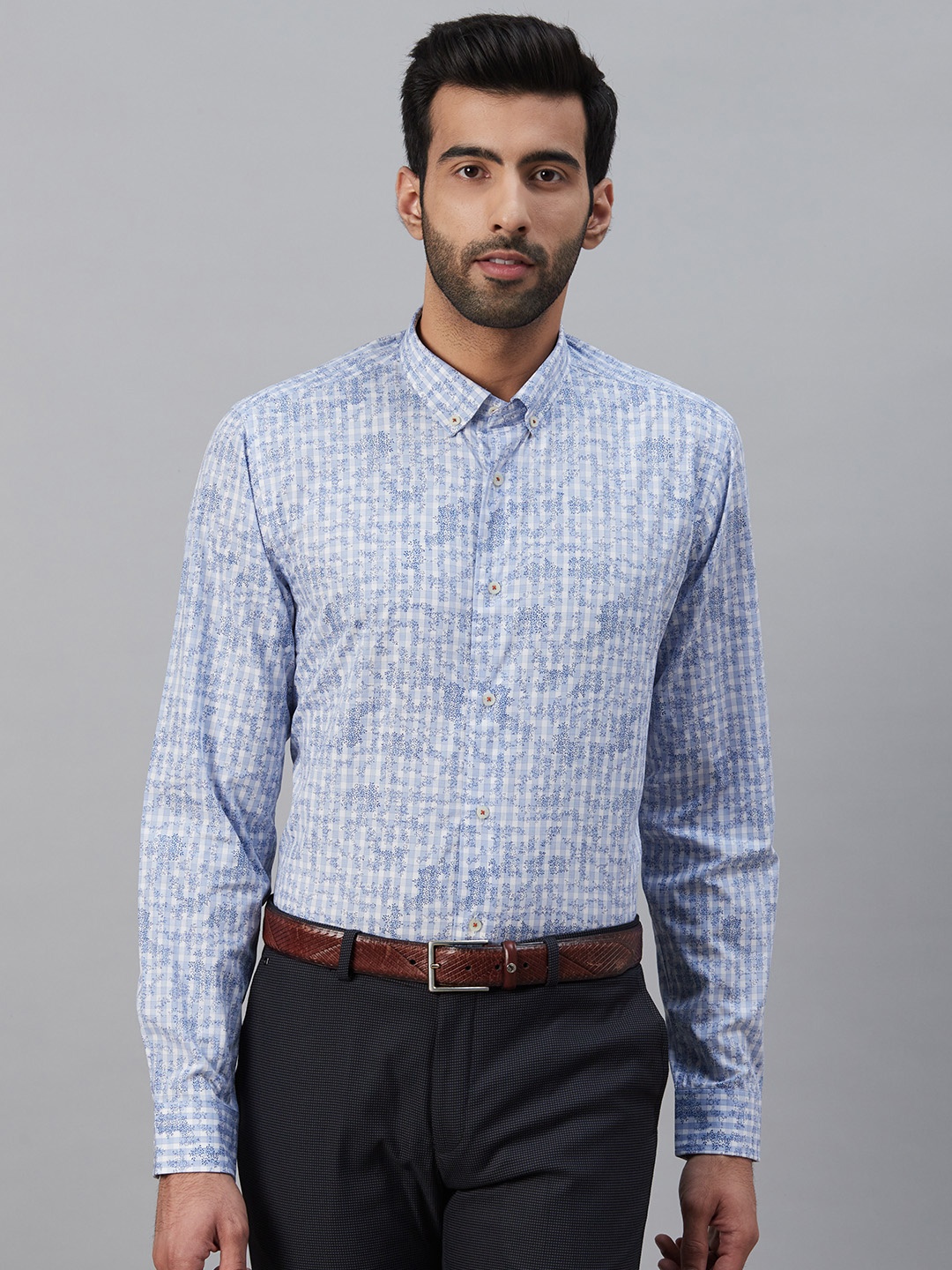 

Blackberrys Men Blue & Off-White Slim Fit Printed Semiformal Shirt
