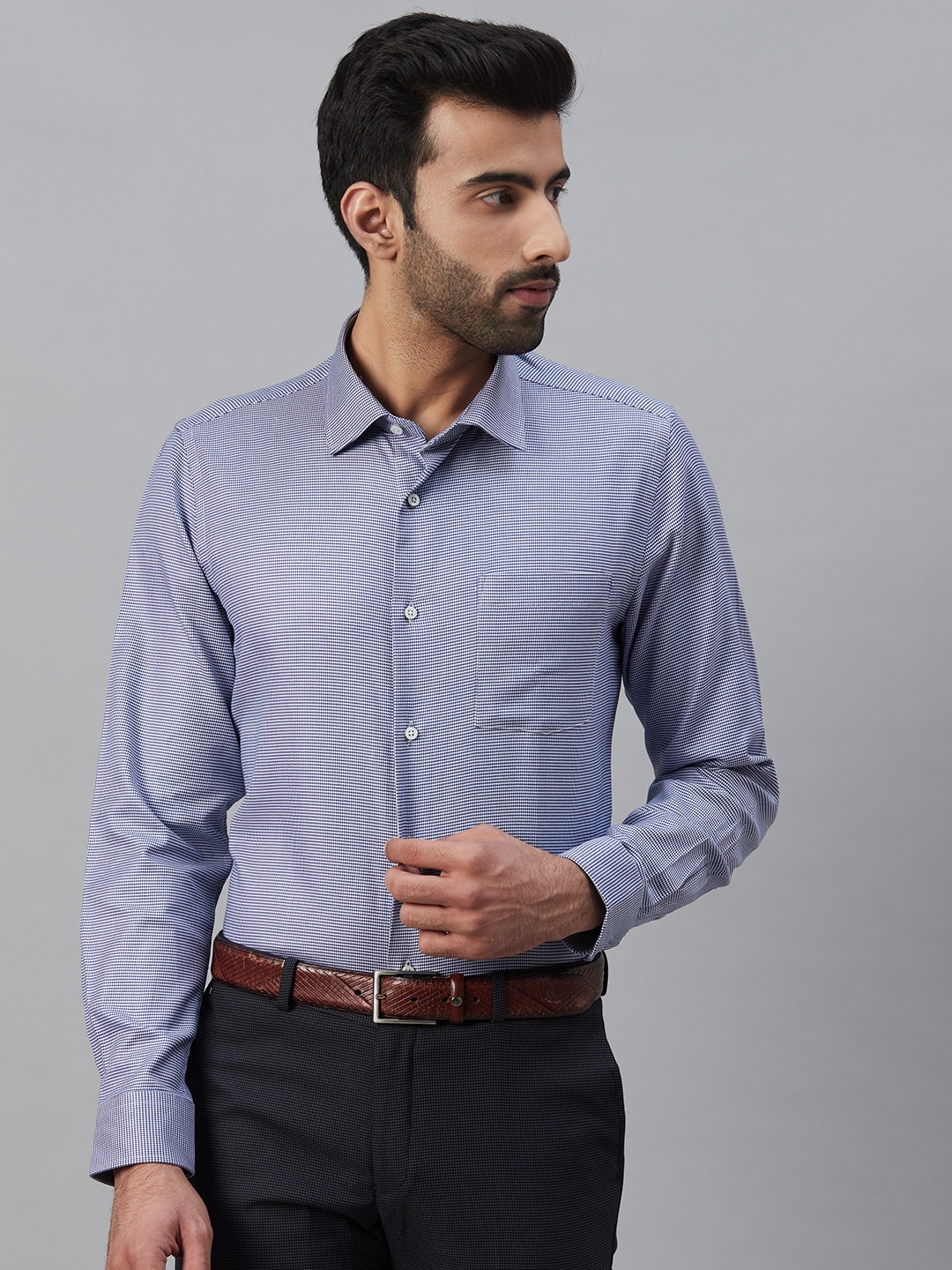 

Blackberrys Men White & Navy Blue Slim Fit Self Design Smart Casual Shirt