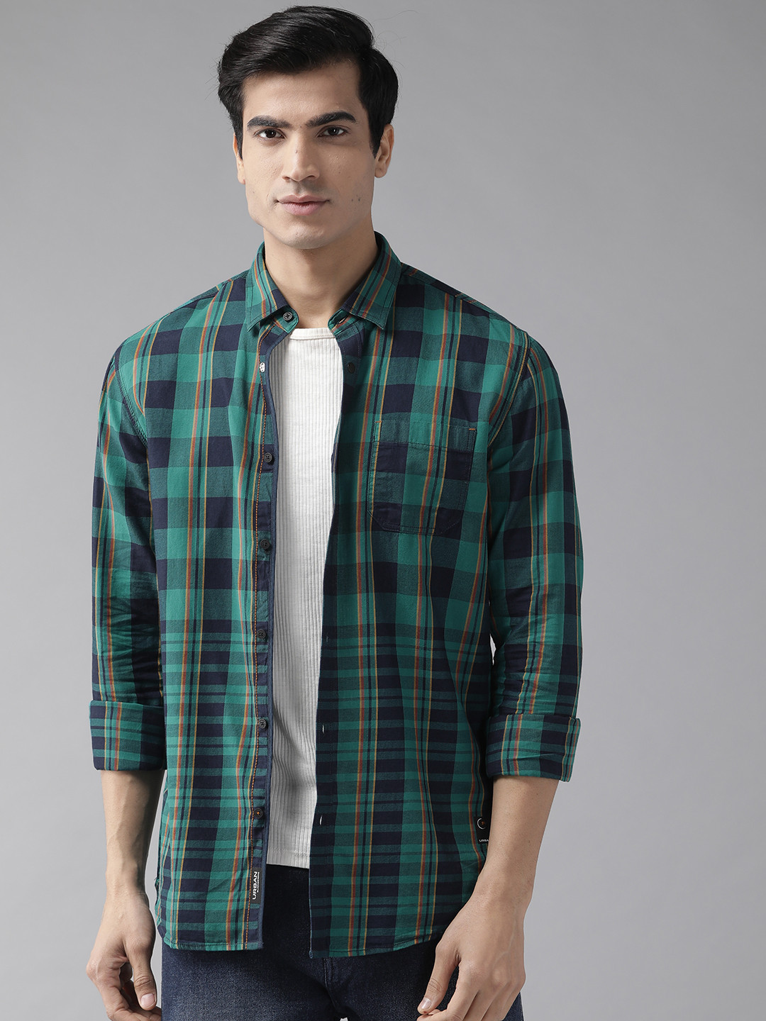 

Blackberrys Men Green & Navy Blue Slim Fit Checked Casual Shirt