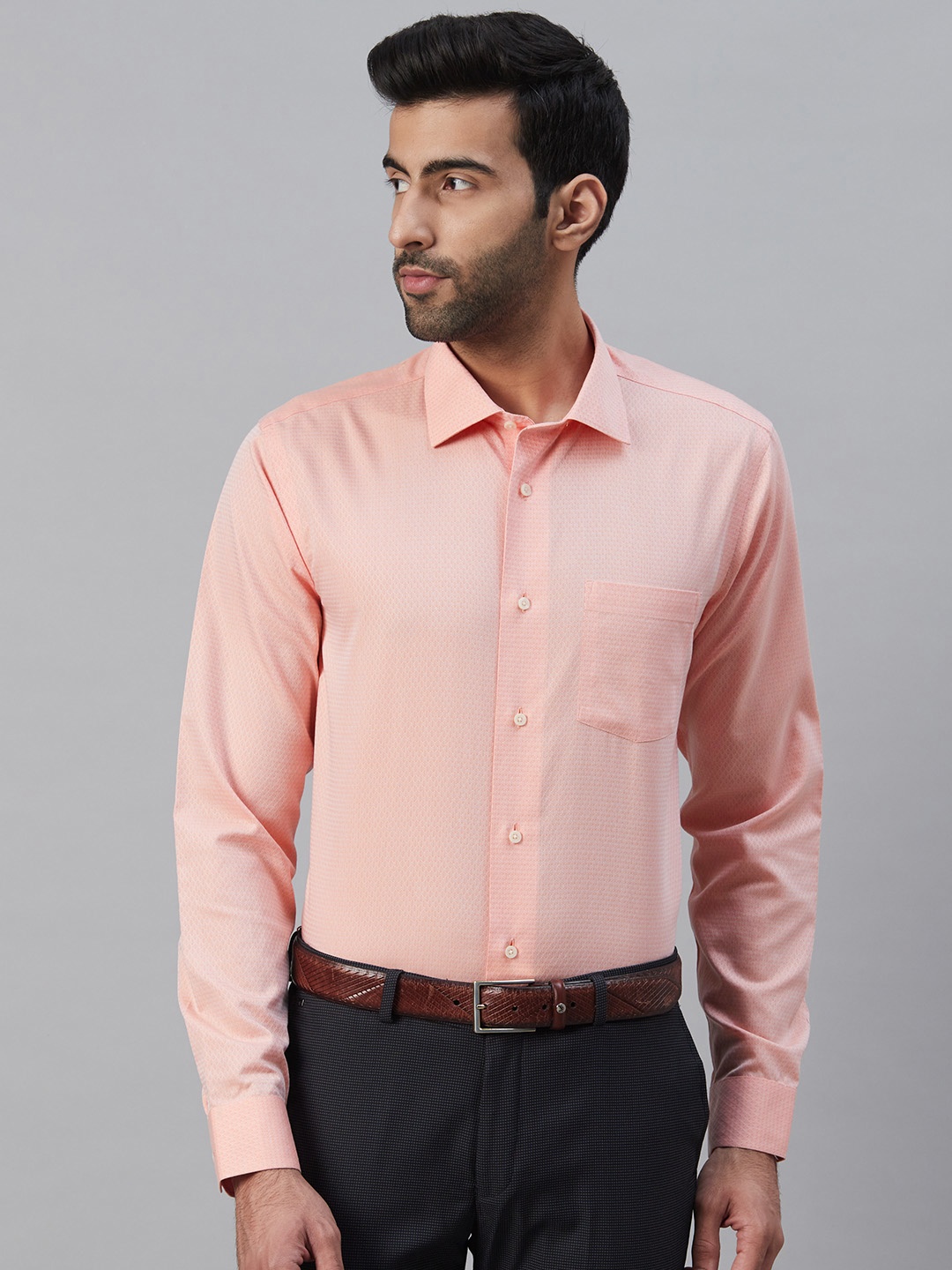 

Blackberrys Men Peach-Coloured Slim Fit Printed Non Iron Semiformal Shirt