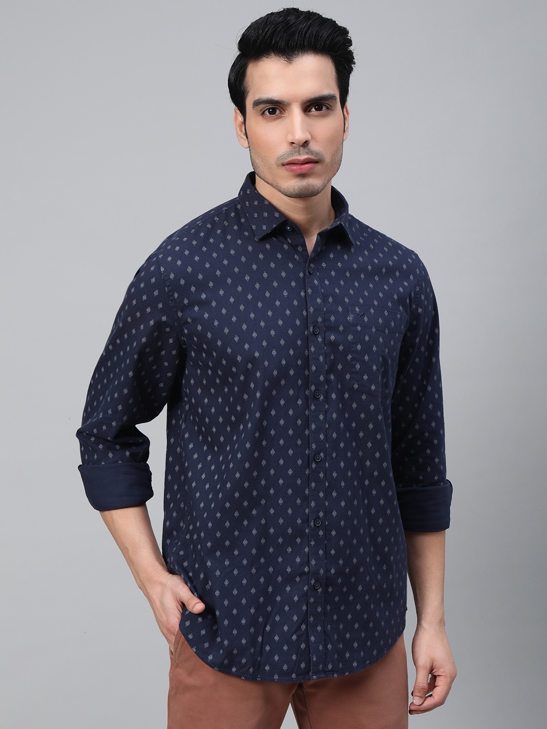 

Blackberrys Men Navy Blue & White Slim Fit Geometric Print Casual Shirt