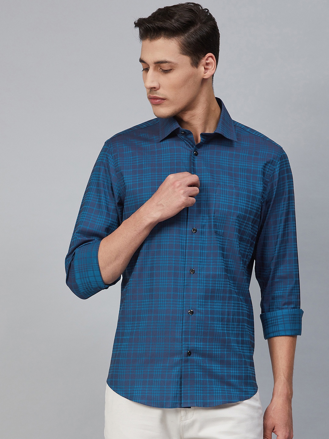 

Blackberrys Men Blue Slim Fit Checked Casual Shirt