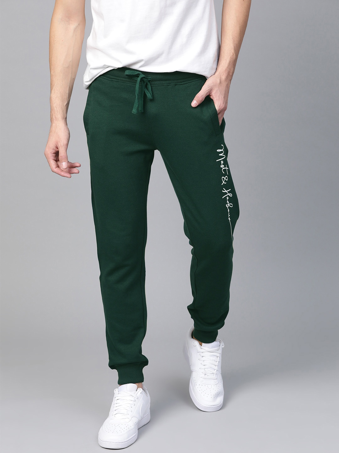 

Mast & Harbour Men Green Solid Joggers