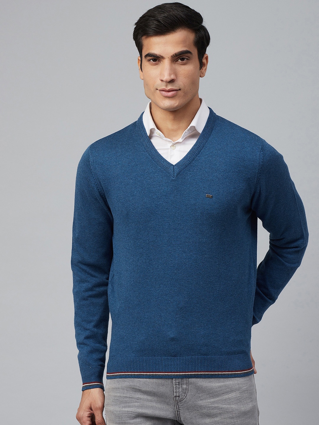 

Blackberrys Men Teal Blue Solid Pullover Sweater