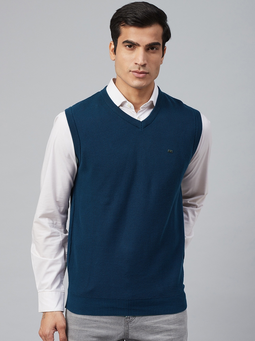 

Blackberrys Men Navy Blue Solid Sweater Vest