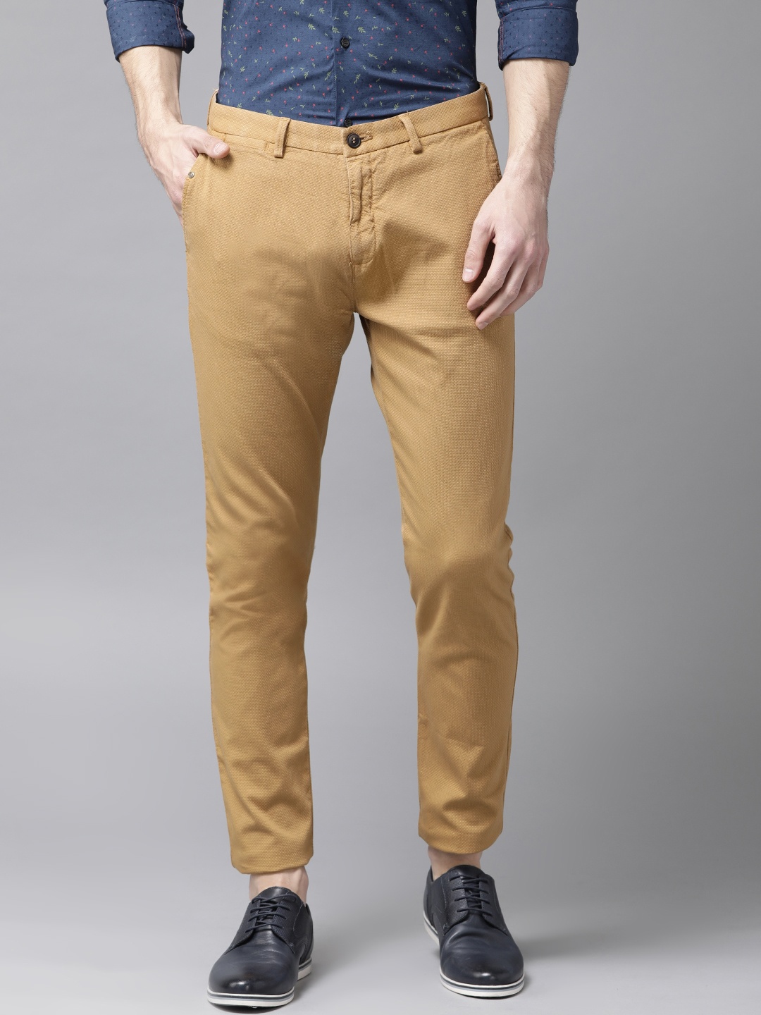 

Blackberrys Men Khaki Super Slim Fit Self-Design Trousers