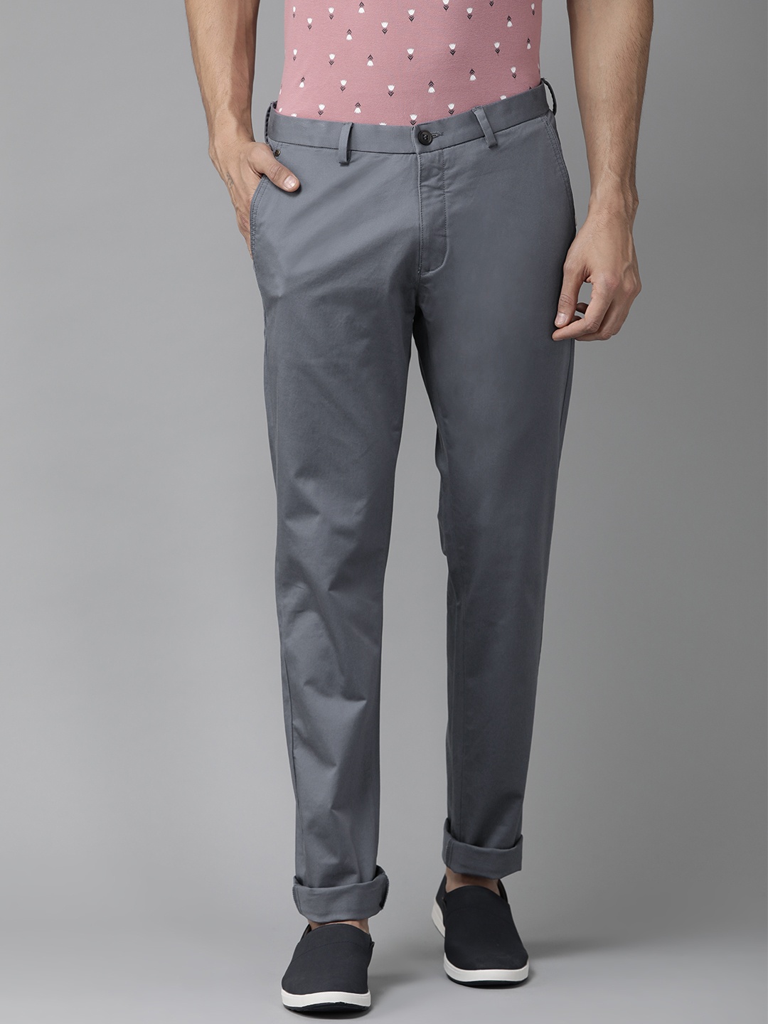 

Blackberrys Men Grey Slim Fit Solid Chinos