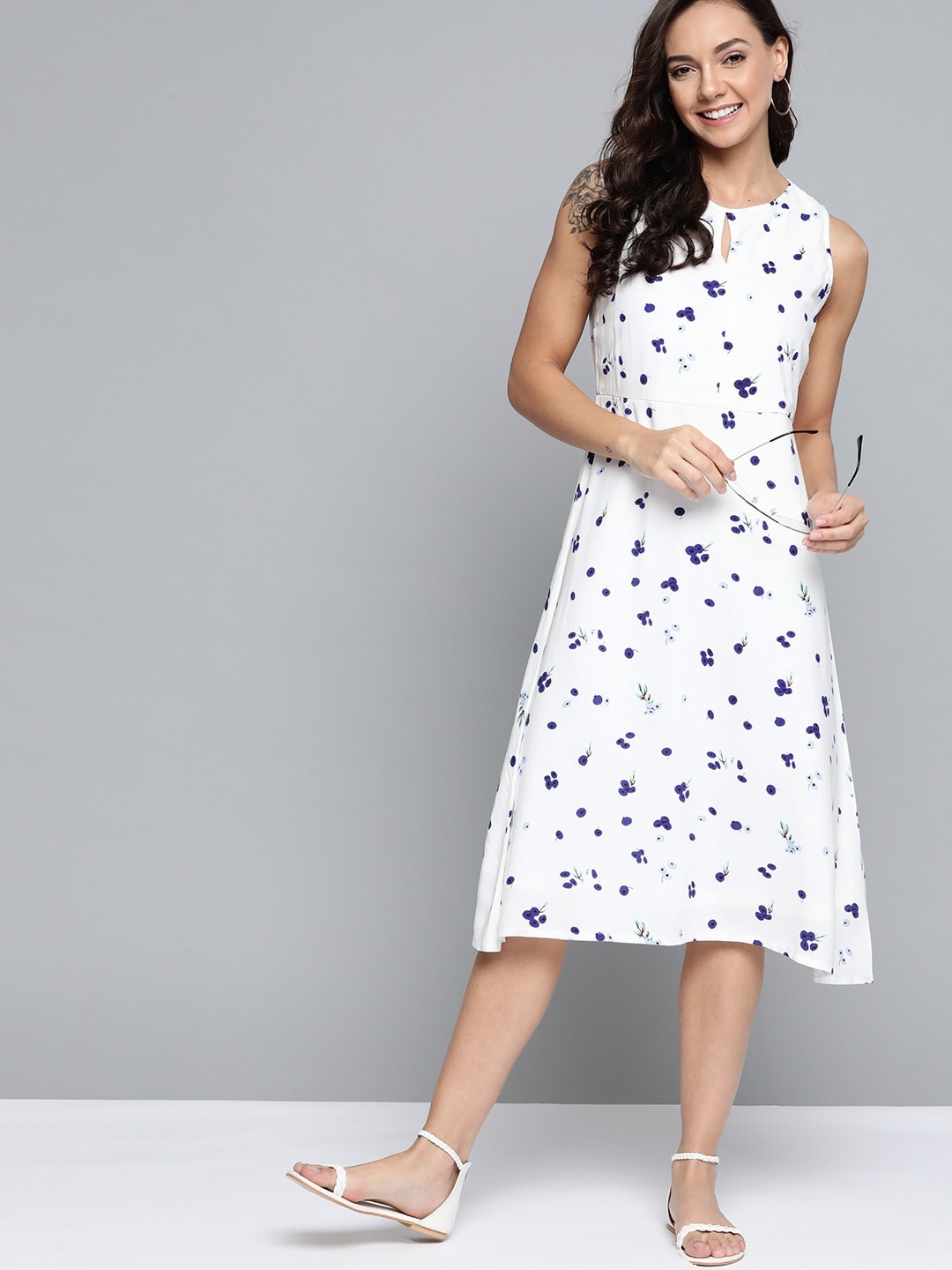 

Mast & Harbour Women White & Blue Floral Print A-Line Sustainable ECOVERO Dress