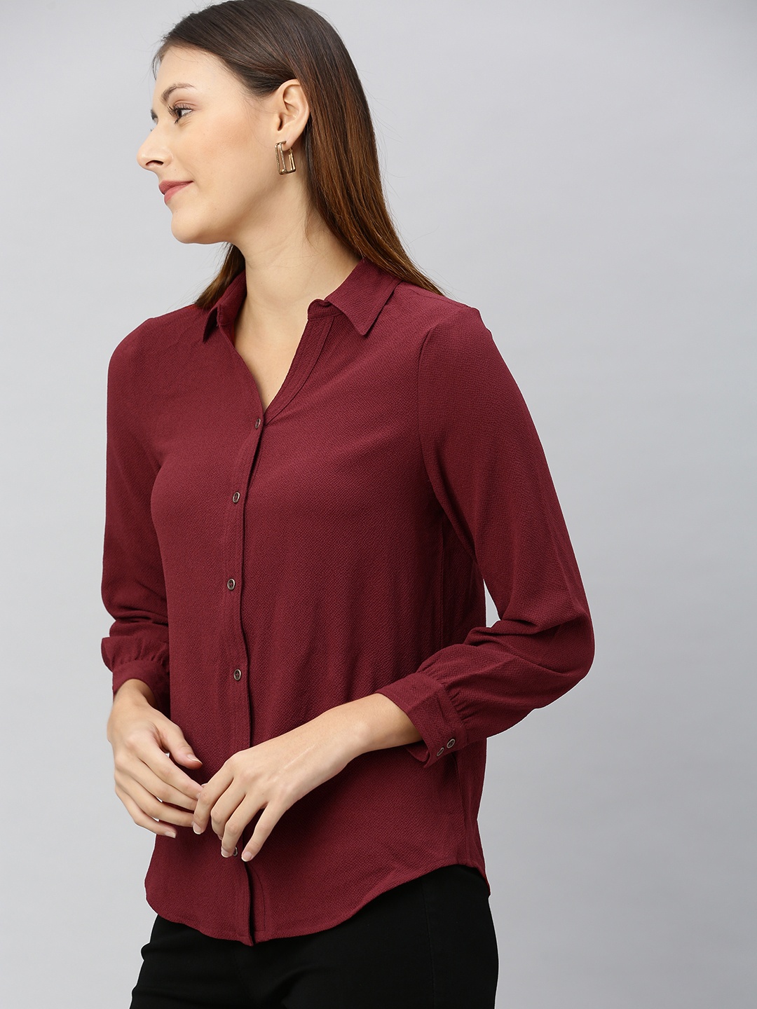 

Chemistry Women Maroon Regular Fit Solid Casual Knitted Shirt