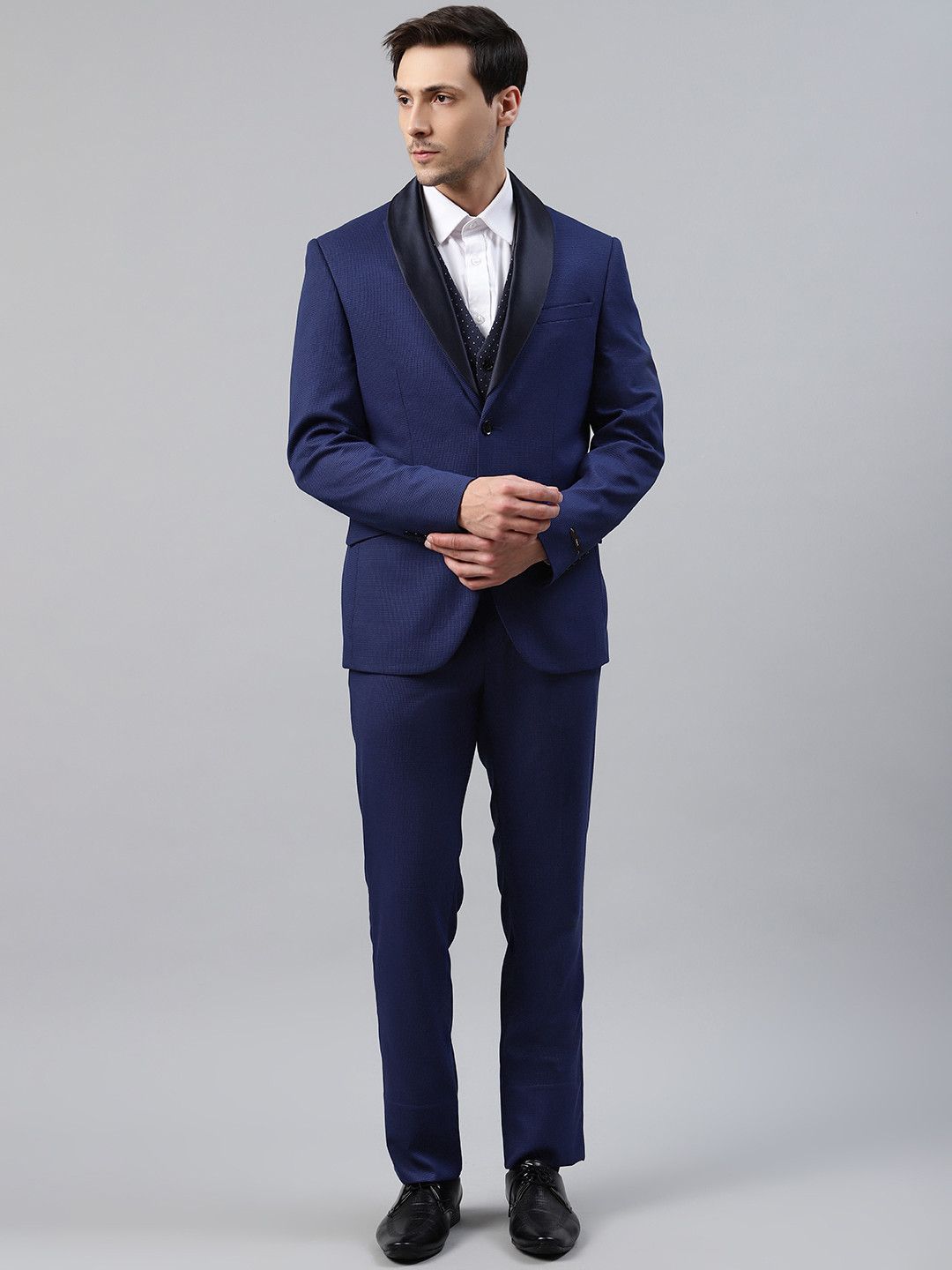 

Blackberrys Men Blue Self-Design Slim Fit Single-Breasted Convertible Tuxedo