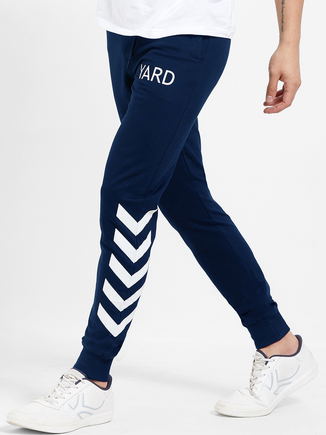 

Maniac Men Navy Blue Solid Joggers