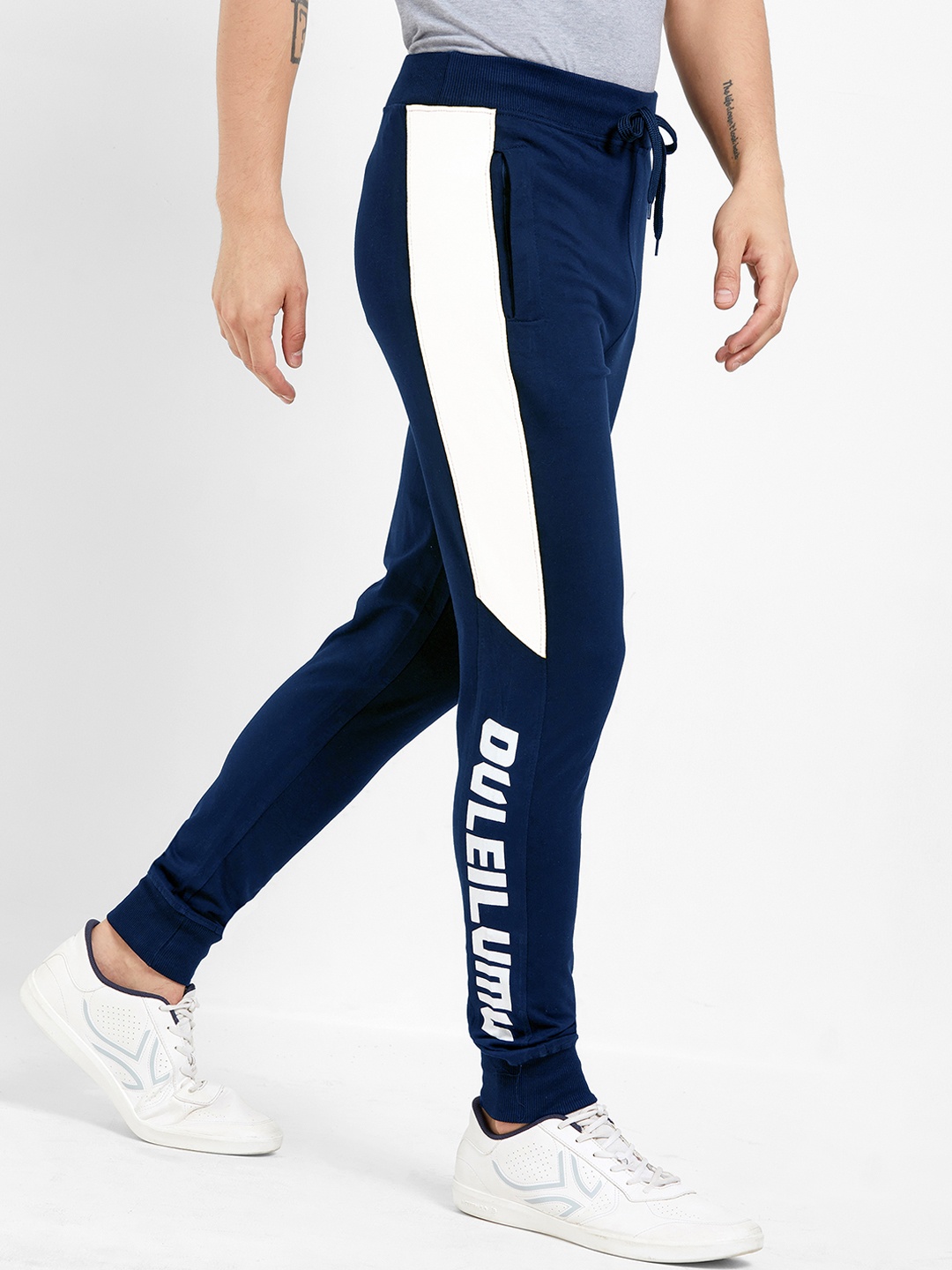 

Maniac Men Navy Blue Solid Joggers