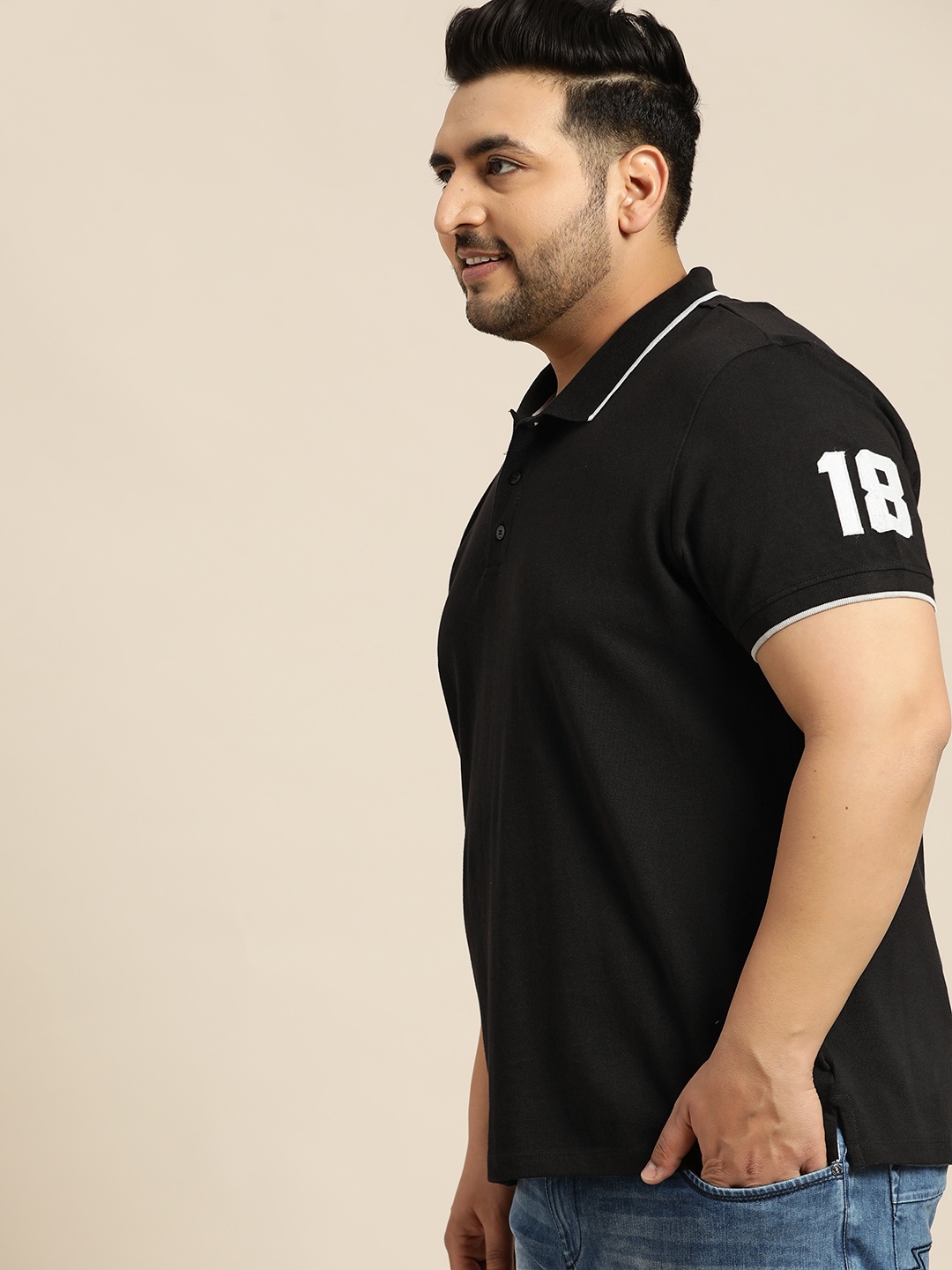 

Sztori Plus Size Men Black Solid Polo Collar T-shirt