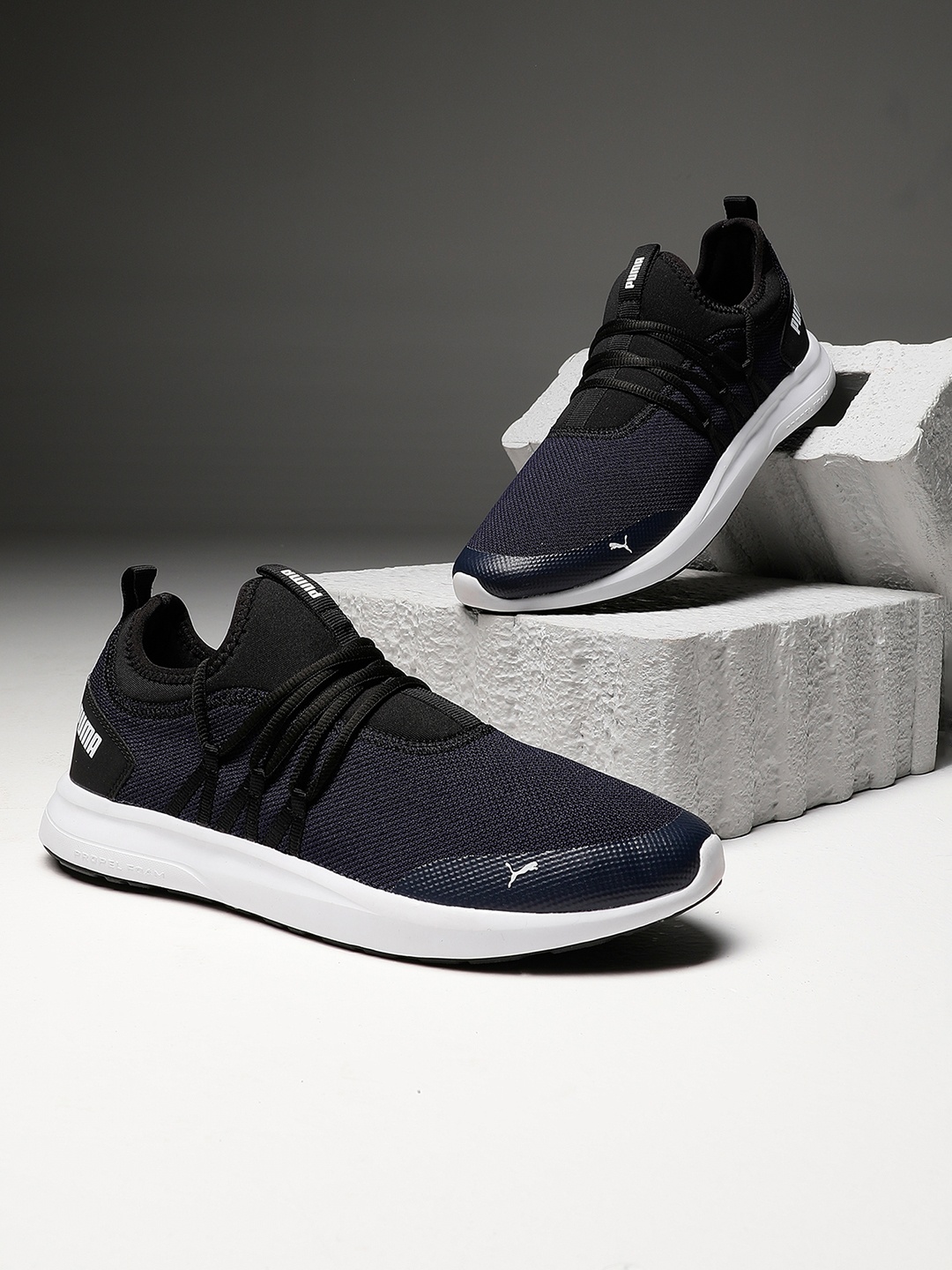 

Puma Men Blue Skipper Sneakers
