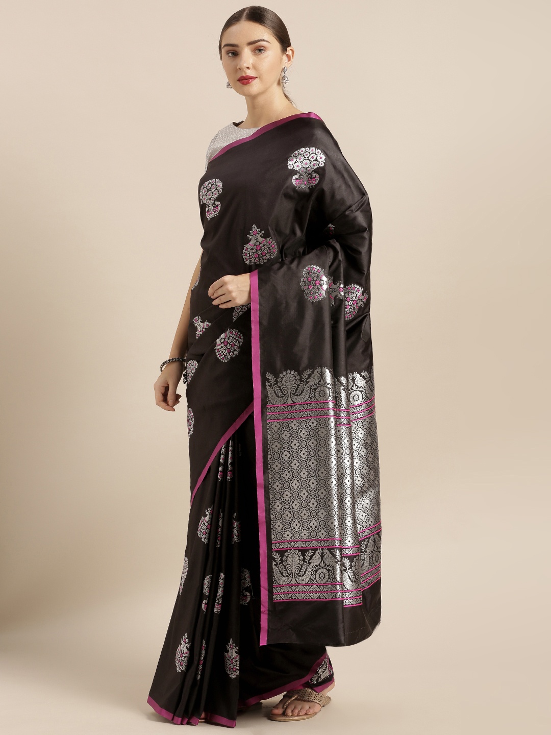 

VASTRANAND Black & Silver-Toned Silk Blend Woven Design Banarasi Saree