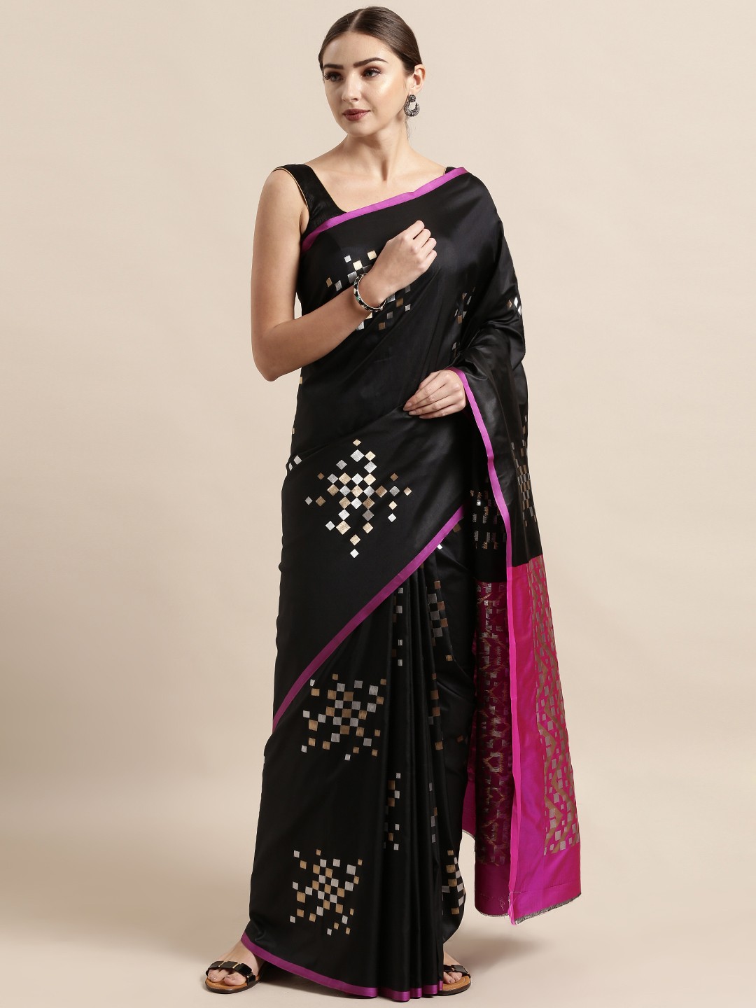 

VASTRANAND Black Silk Blend Woven Design Banarasi Saree