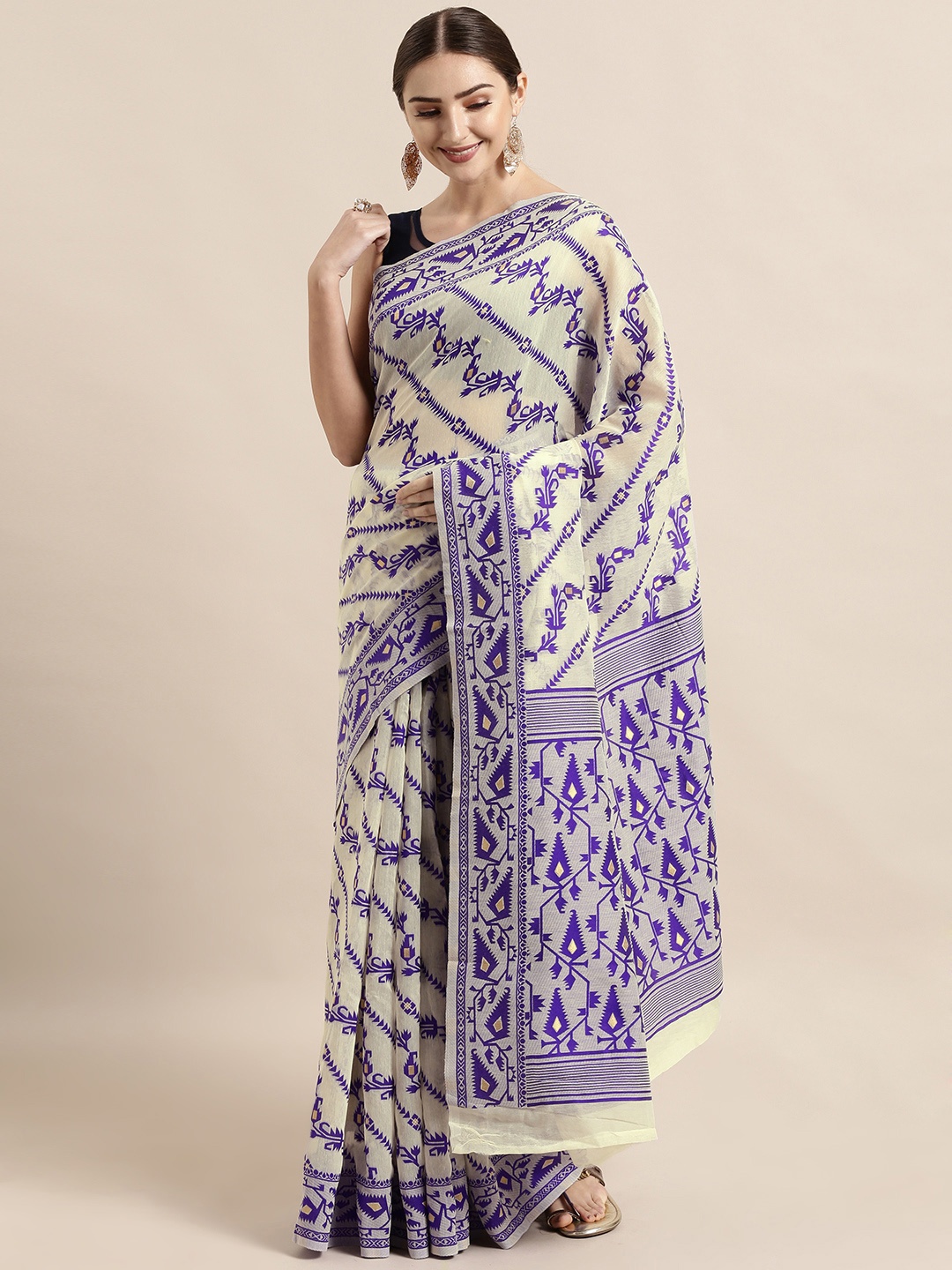 

VASTRANAND Cream-Coloured & Purple Silk Cotton Woven Design Jamdani Saree