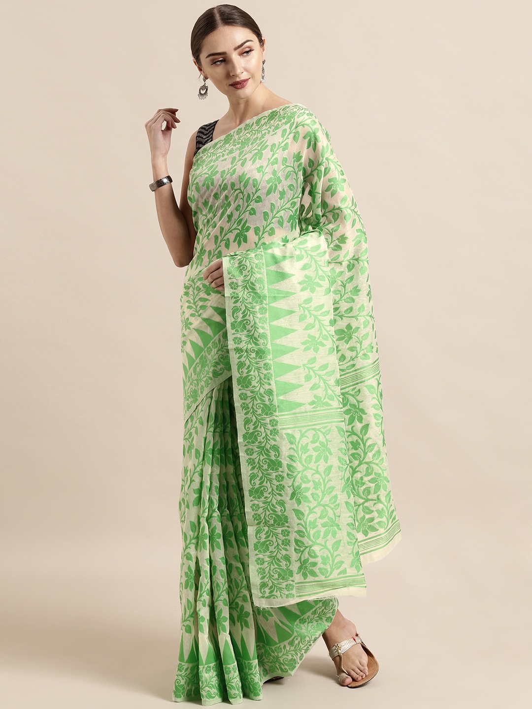 

VASTRANAND Cream-Coloured & Green Silk Cotton Woven Design Jamdani Saree