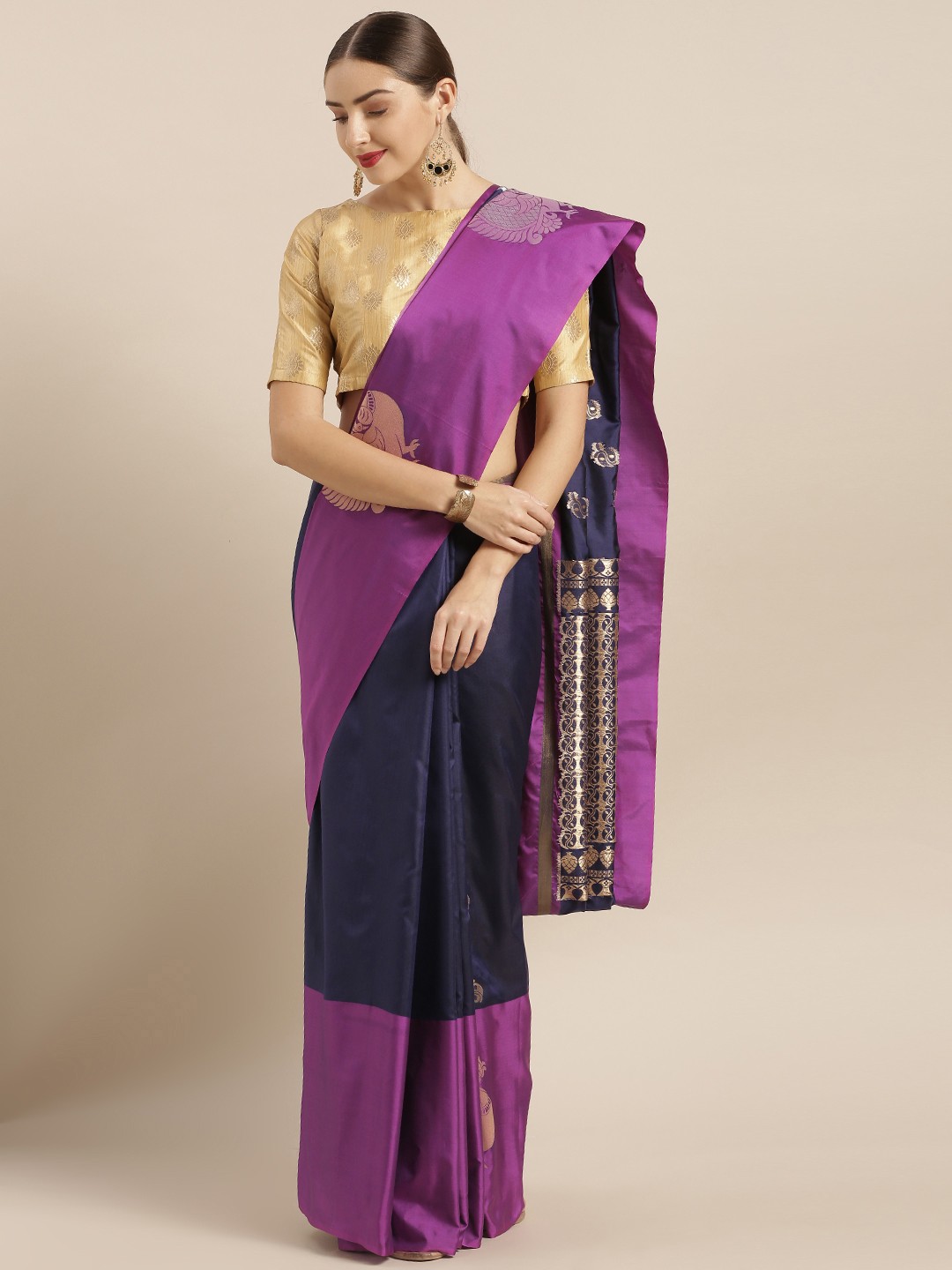 

VASTRANAND Navy Blue & Purple Silk Blend Woven Design Kanjeevaram Saree