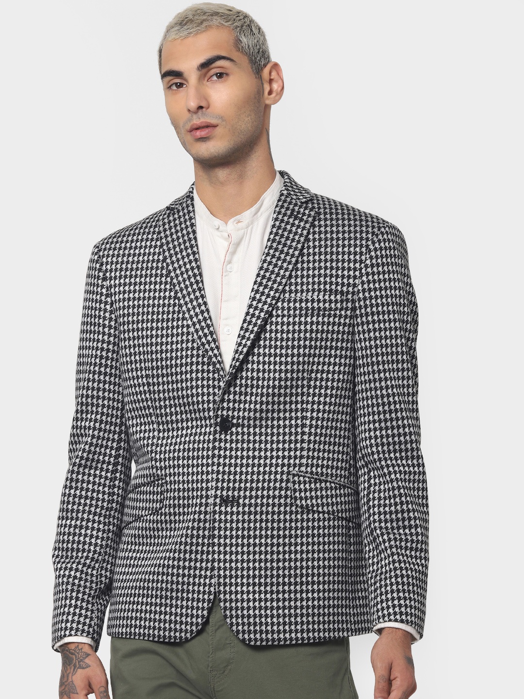 

Jack & Jones Men Black & White Self-Design Slim Fit Single-Breasted Blazer