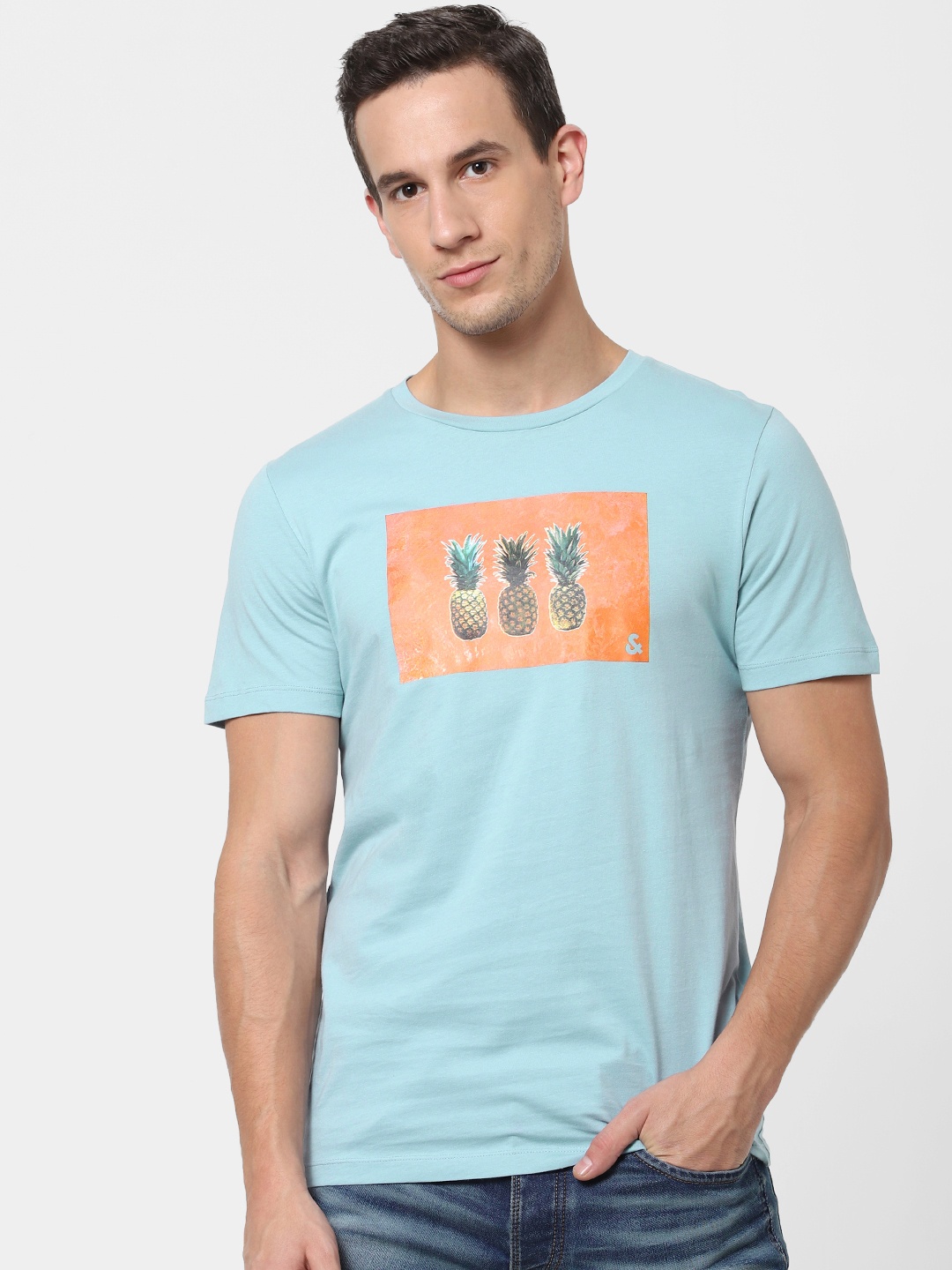 

Jack Jones Men Blue Printed Round Neck Slim Fit Sustainable Pure Cotton T-shirt