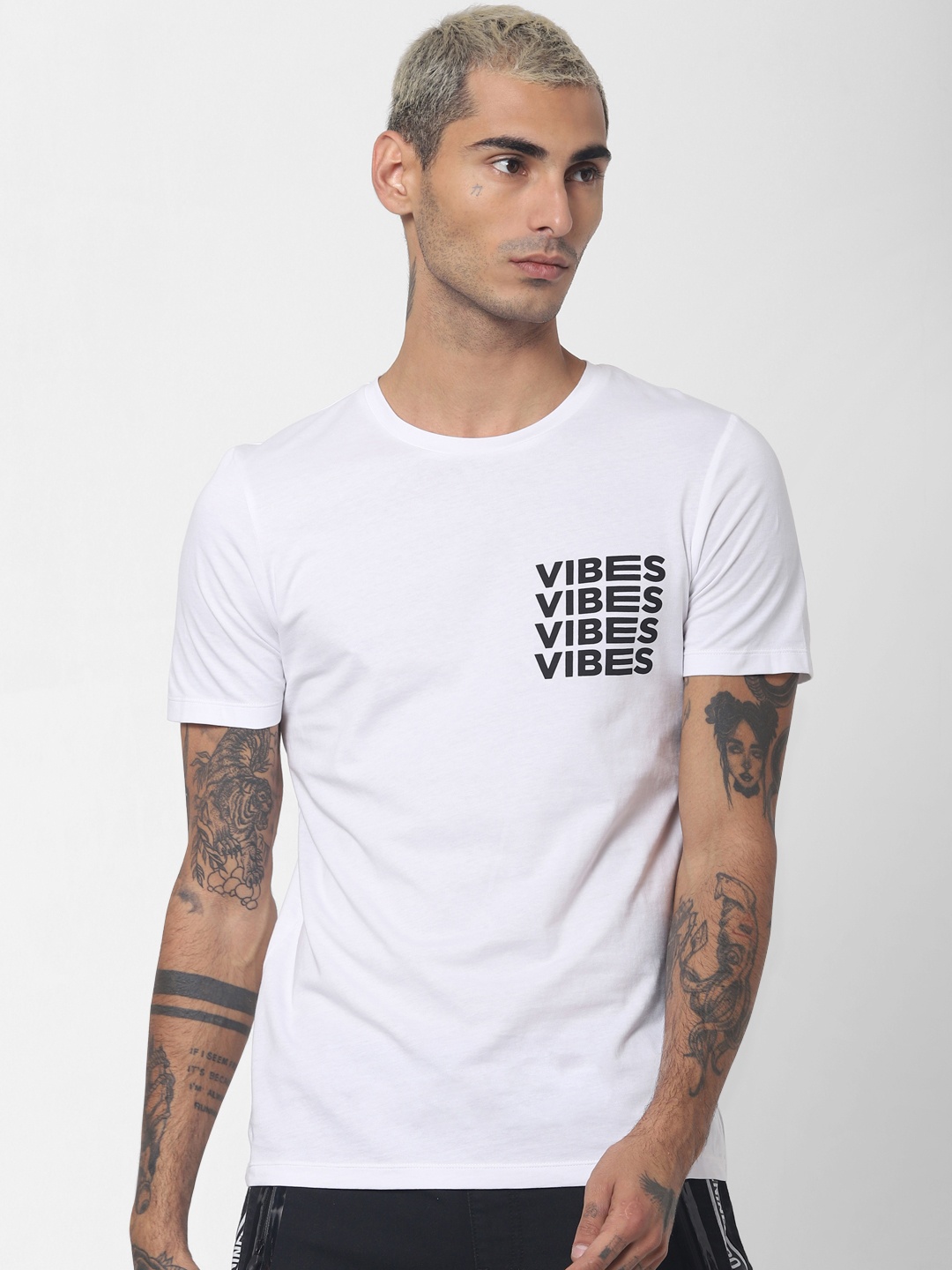 

Jack Jones Men White Printed Boxy Fit Round Neck Sustainable Pure Cotton T-shirt