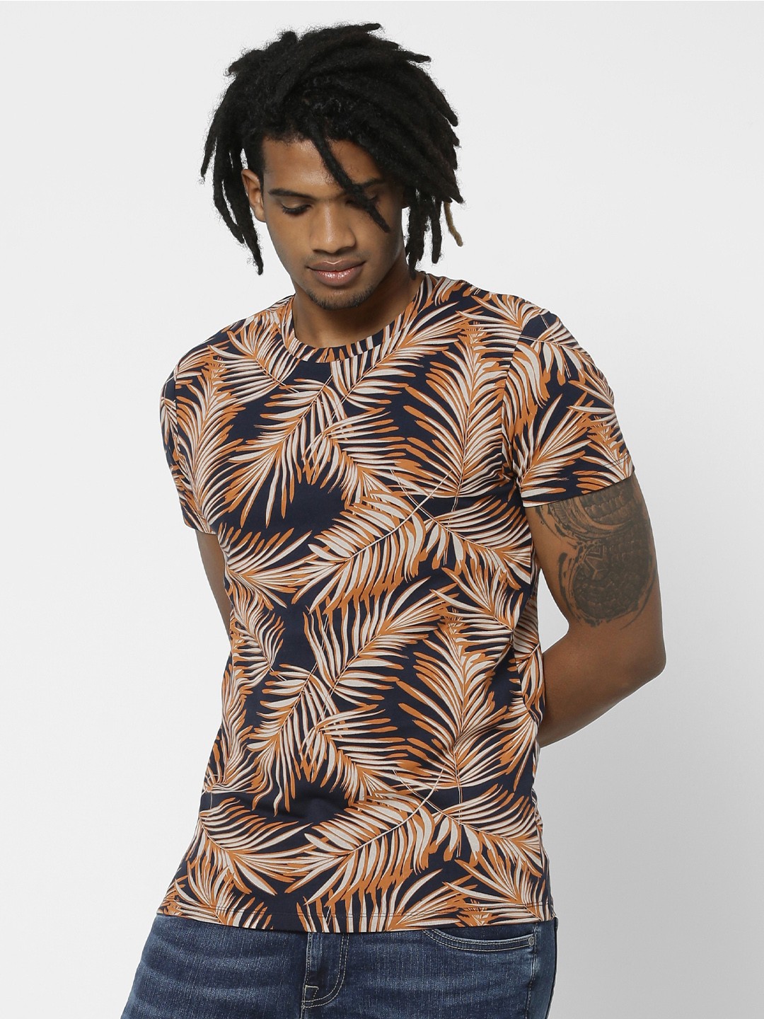 

Jack Jones Men Brown Printed Slim Fit Round Neck Sustainable Pure Cotton T-shirt