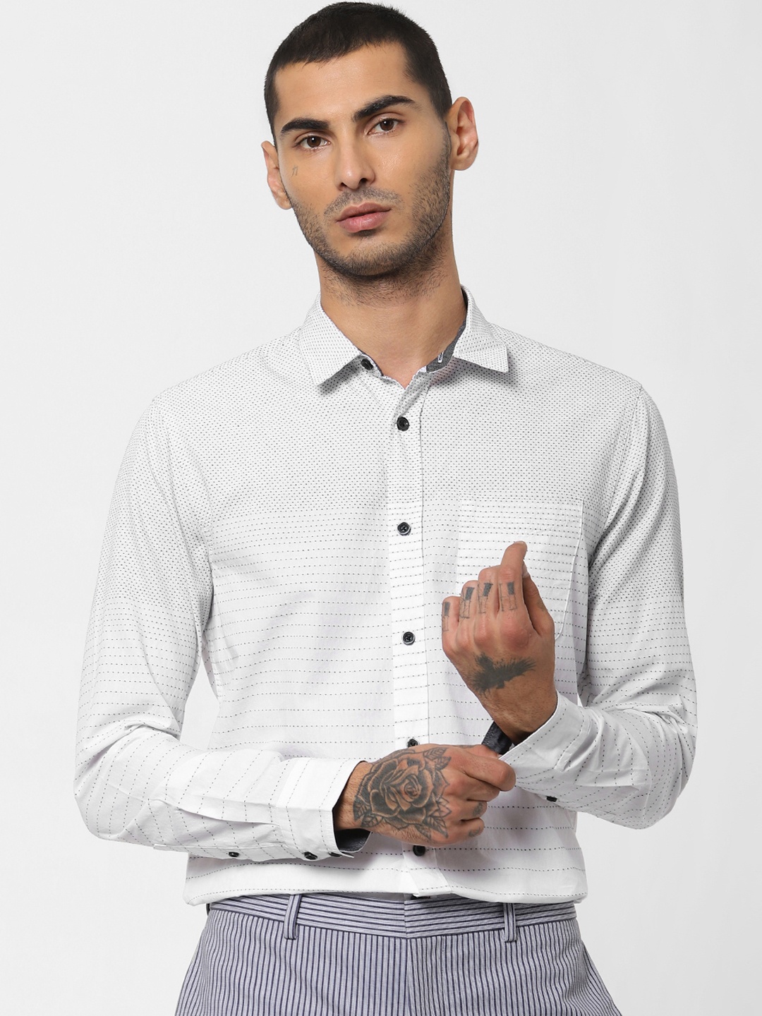 

Jack & Jones Men White & Black Slim Fit Self Design Casual Shirt