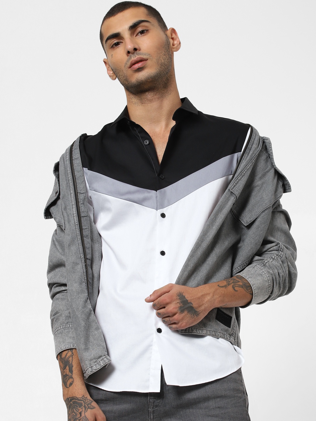 

Jack & Jones Men White & Black Slim Fit Colourblocked Casual Sustainable Shirt