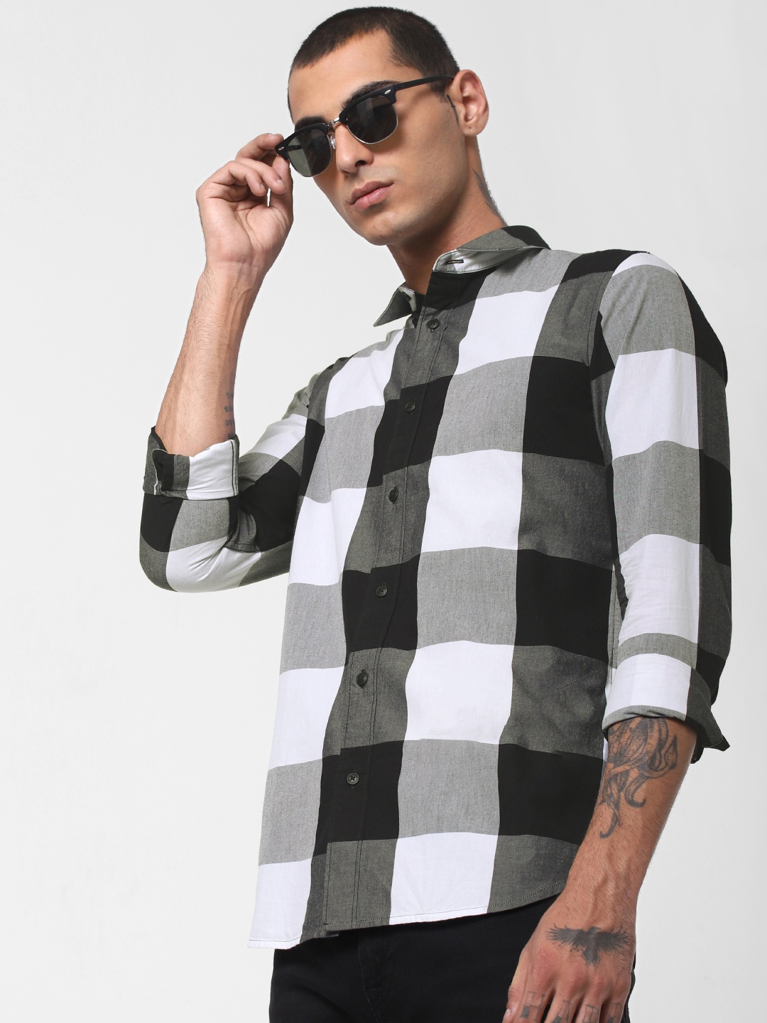 

Jack & Jones Men White & Black Slim Fit Checked Casual Shirt