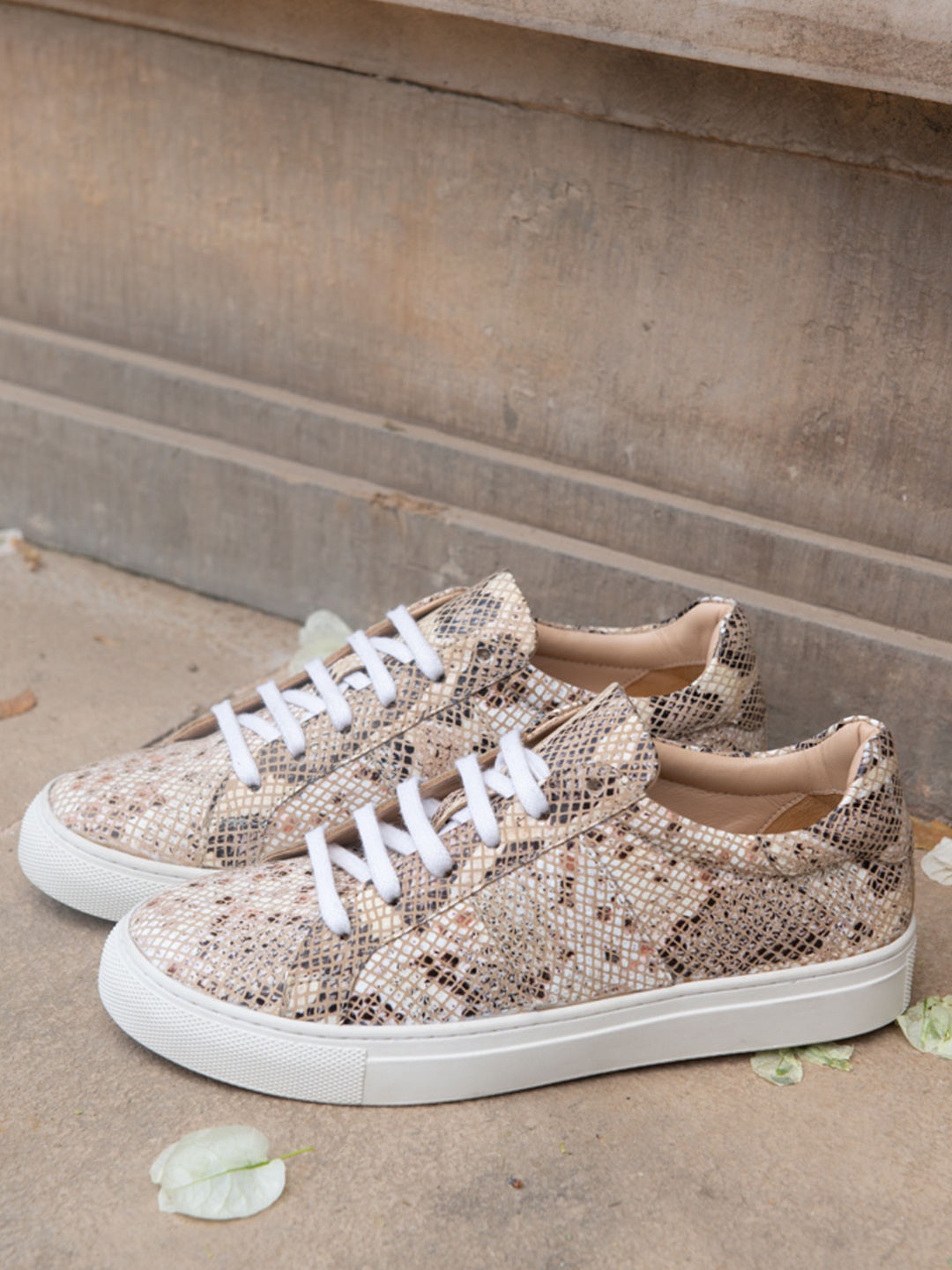

Saint G Women Beige Textured Snakeskin Leather Sneakers