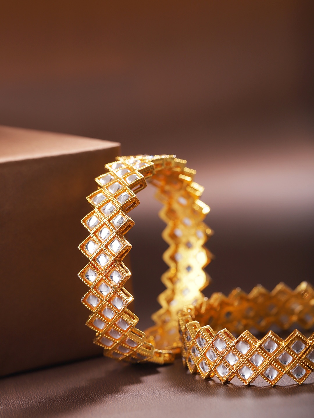 

Priyaasi Set of 2 Gold-Plated Kundan-Studded Handcrafted Bangles