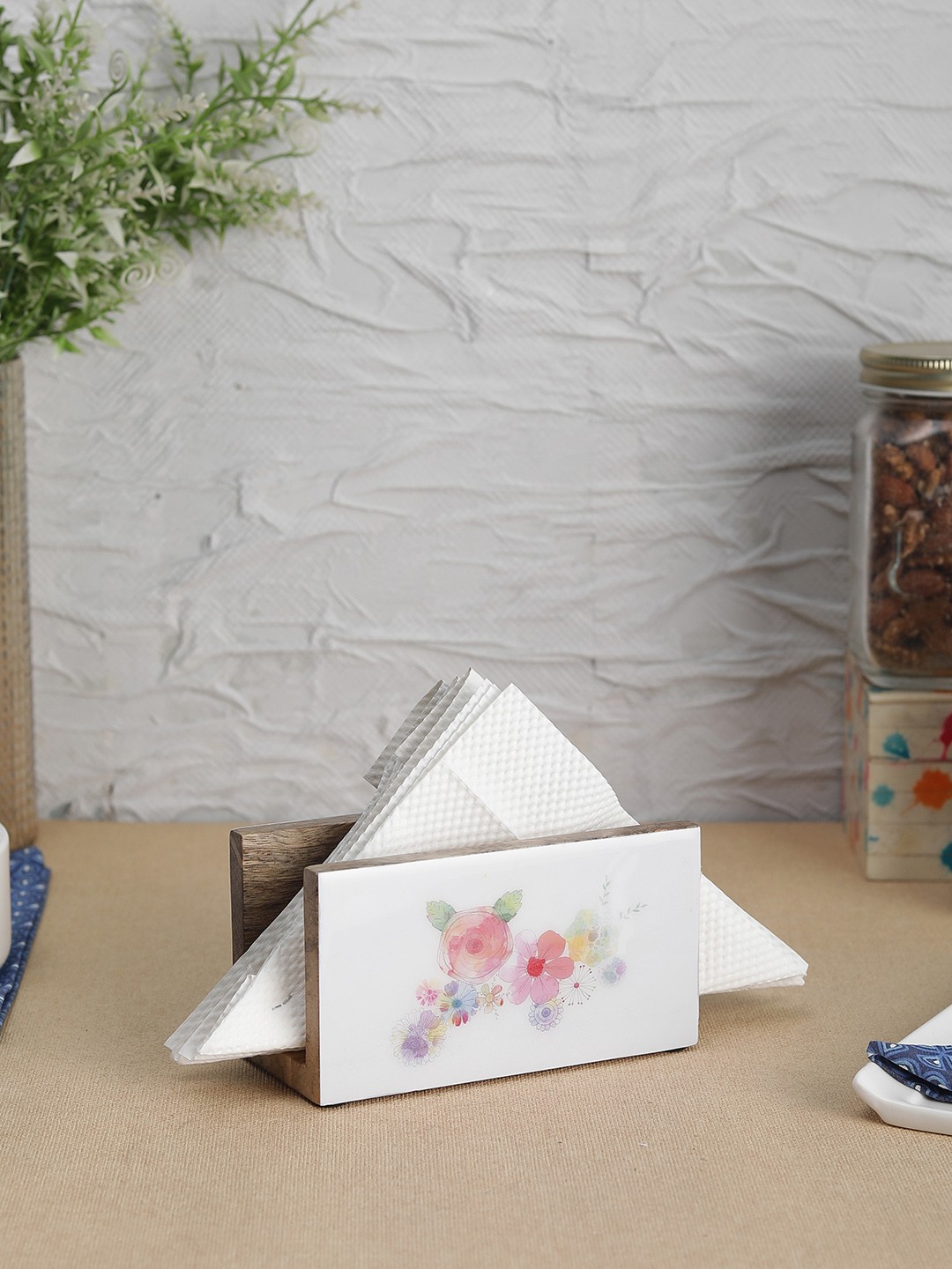 

VarEesha White & Brown Printed Mango Wood Tissue Holder
