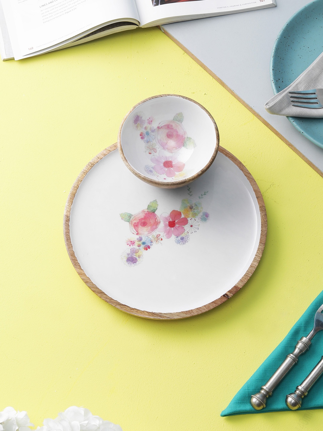 

VarEesha White & Pink Printed Mango Wood Round Serving Plate with Bowl