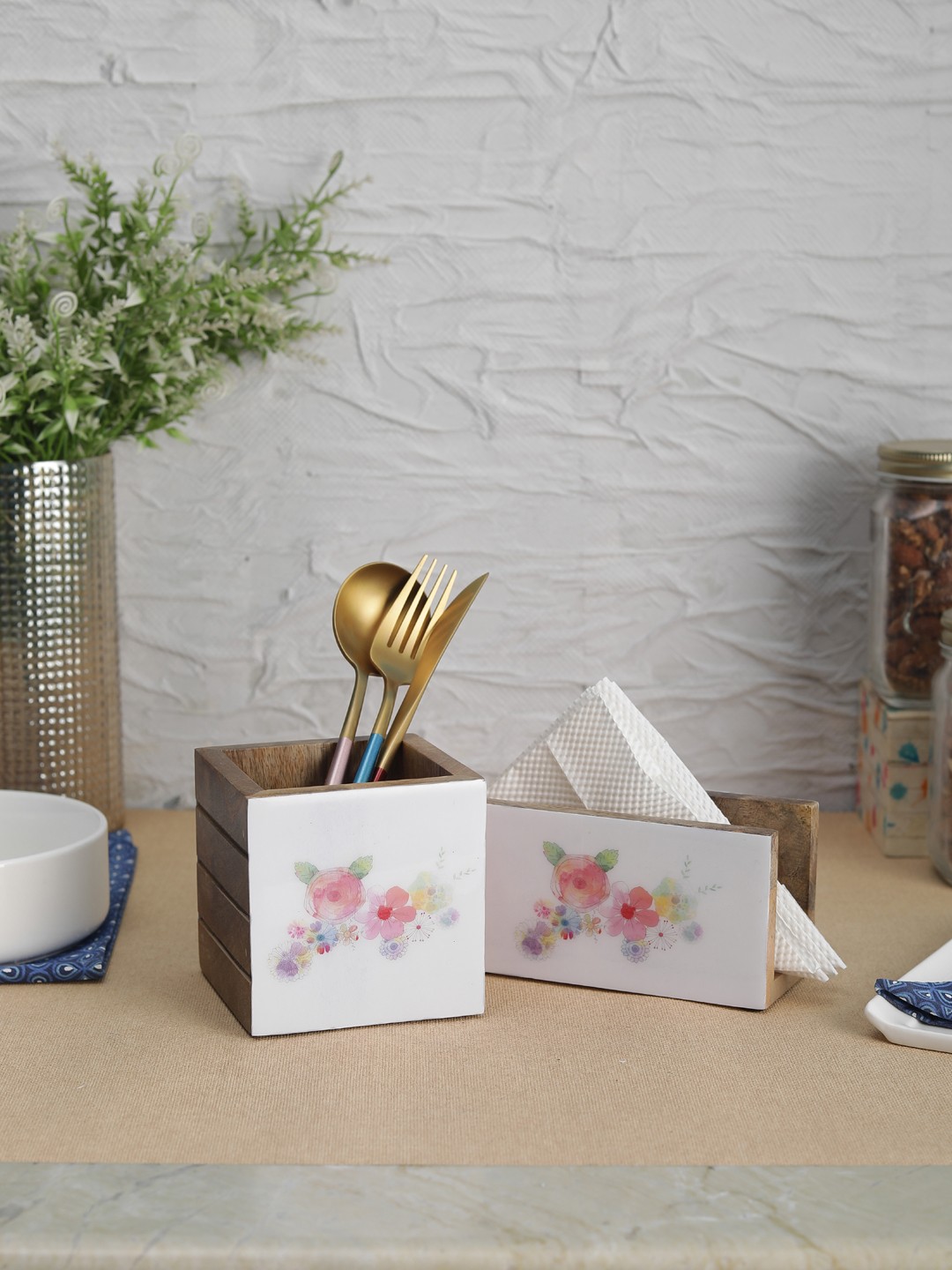 

VarEesha White Hand Painted Mango Wood Tissue & Cutlery Holder Set