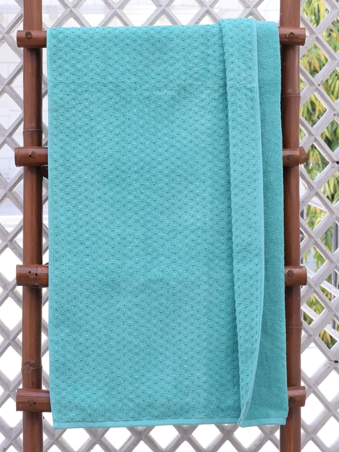 

Avira Home Blue Textured Cotton 600 GSM Bath Towel