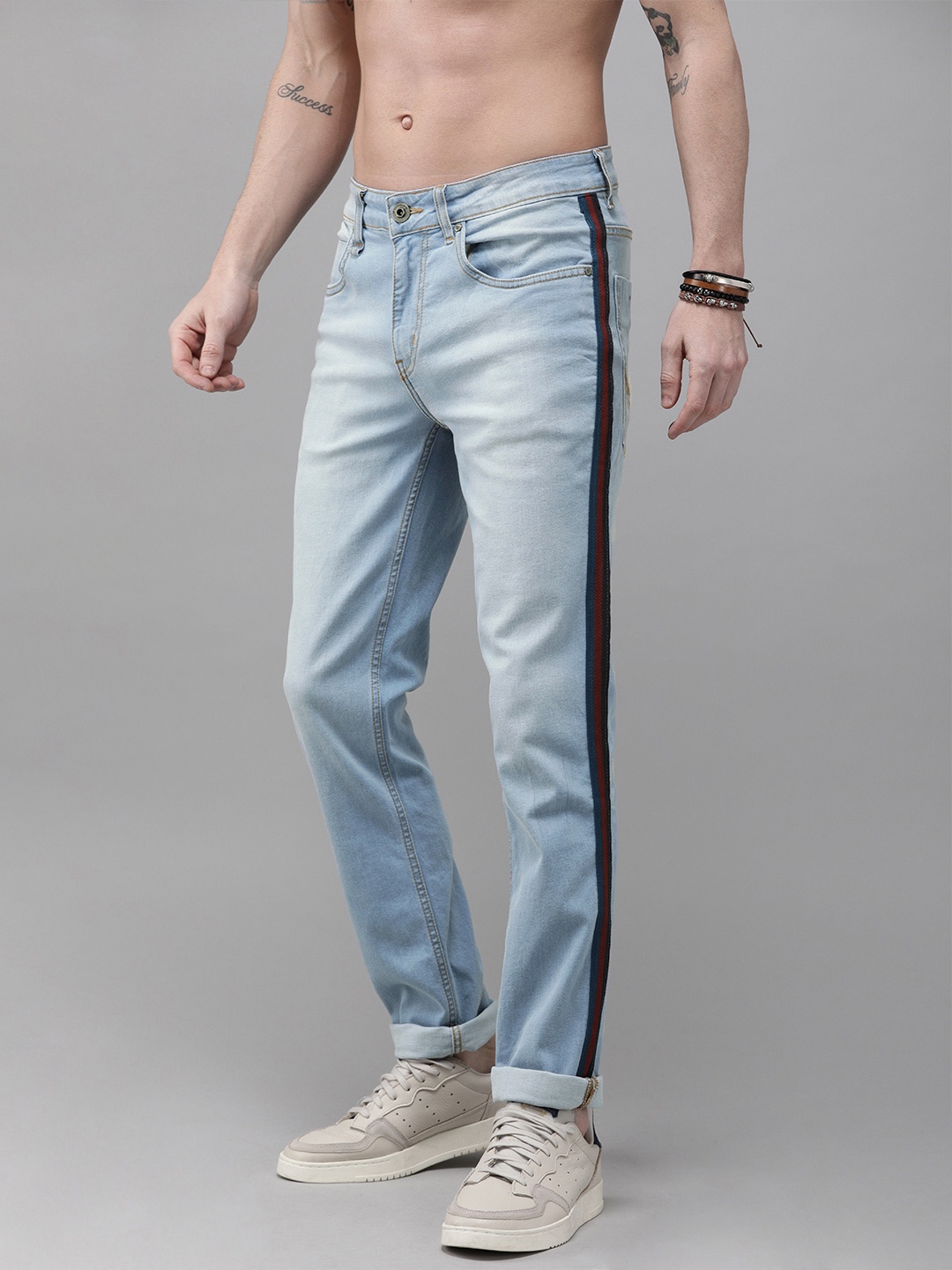 

Roadster Men Blue Skinny Fit Mid-Rise Clean Look Stretchable Jeans with Side Stripes