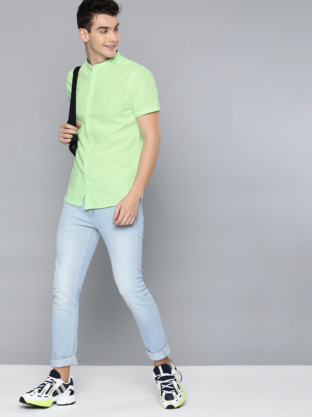 

HERE&NOW Men Lime Green Slim Fit Solid Casual Shirt